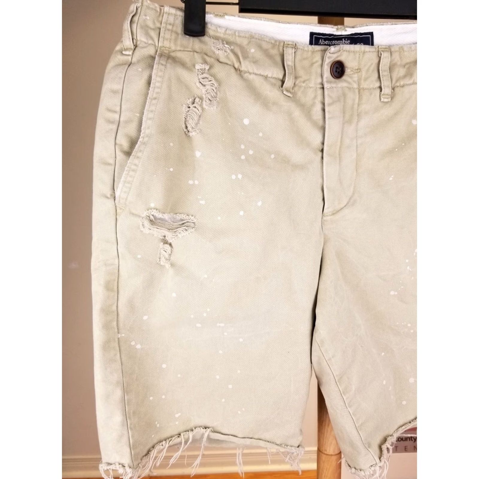 Abercrombie & Fitch VINTAGE Abercrombie & Fitch Distressed Chino Short Pants Men SZ 28 Beige 90s 00s Mens Size US 28 / EU 44 - 2 Thumbnail