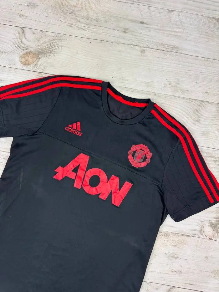 Adidas Adidas Manchester United 2015 2016 Training Shirt Jersey Size US M / EU 48-50 / 2 - 2 Thumbnail