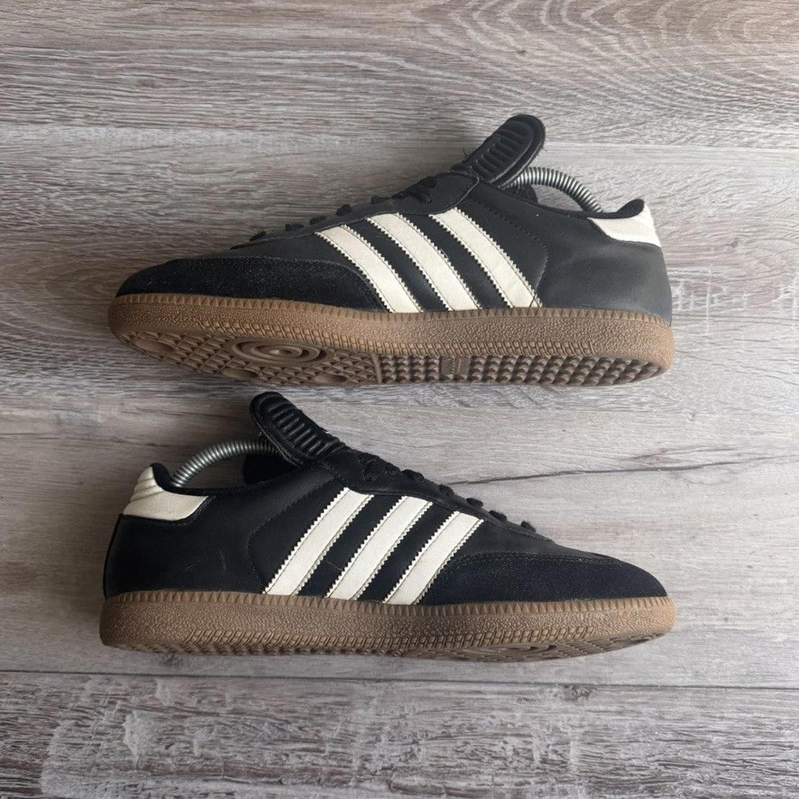 Adidas adidas • Samba Classic "Black White/Dark Gum" (8M) Size US 8 / EU 41 - 3 Thumbnail