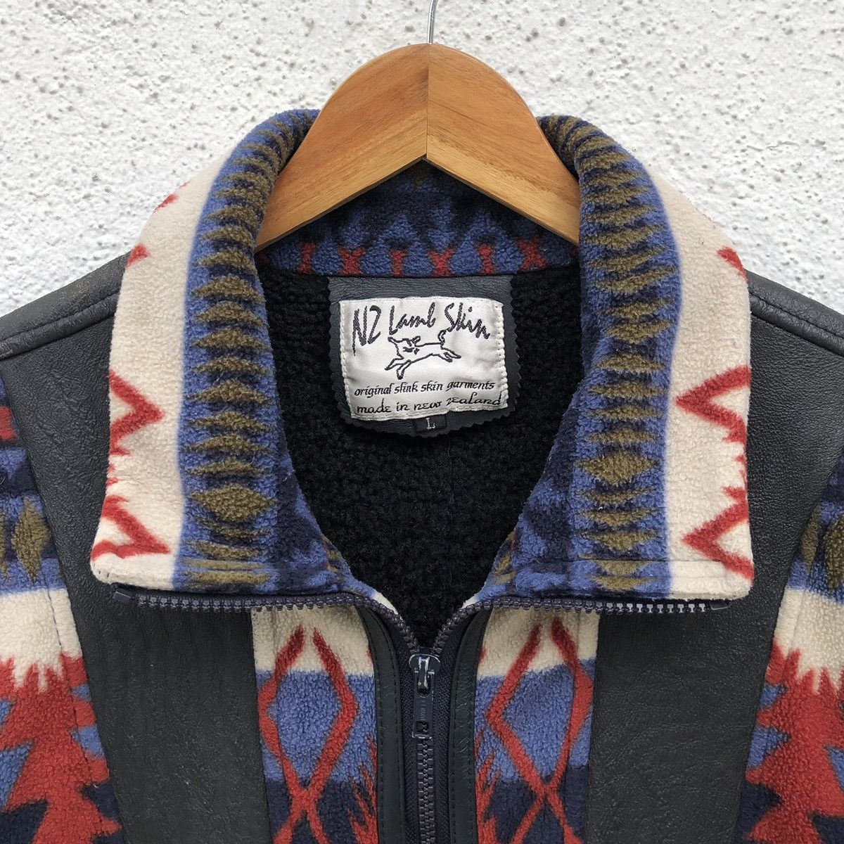 Vintage Vintage NZ Lamb Skim Leather Navajo Pattern Fleece Jacket Size US L / EU 52-54 / 3 - 19 Thumbnail