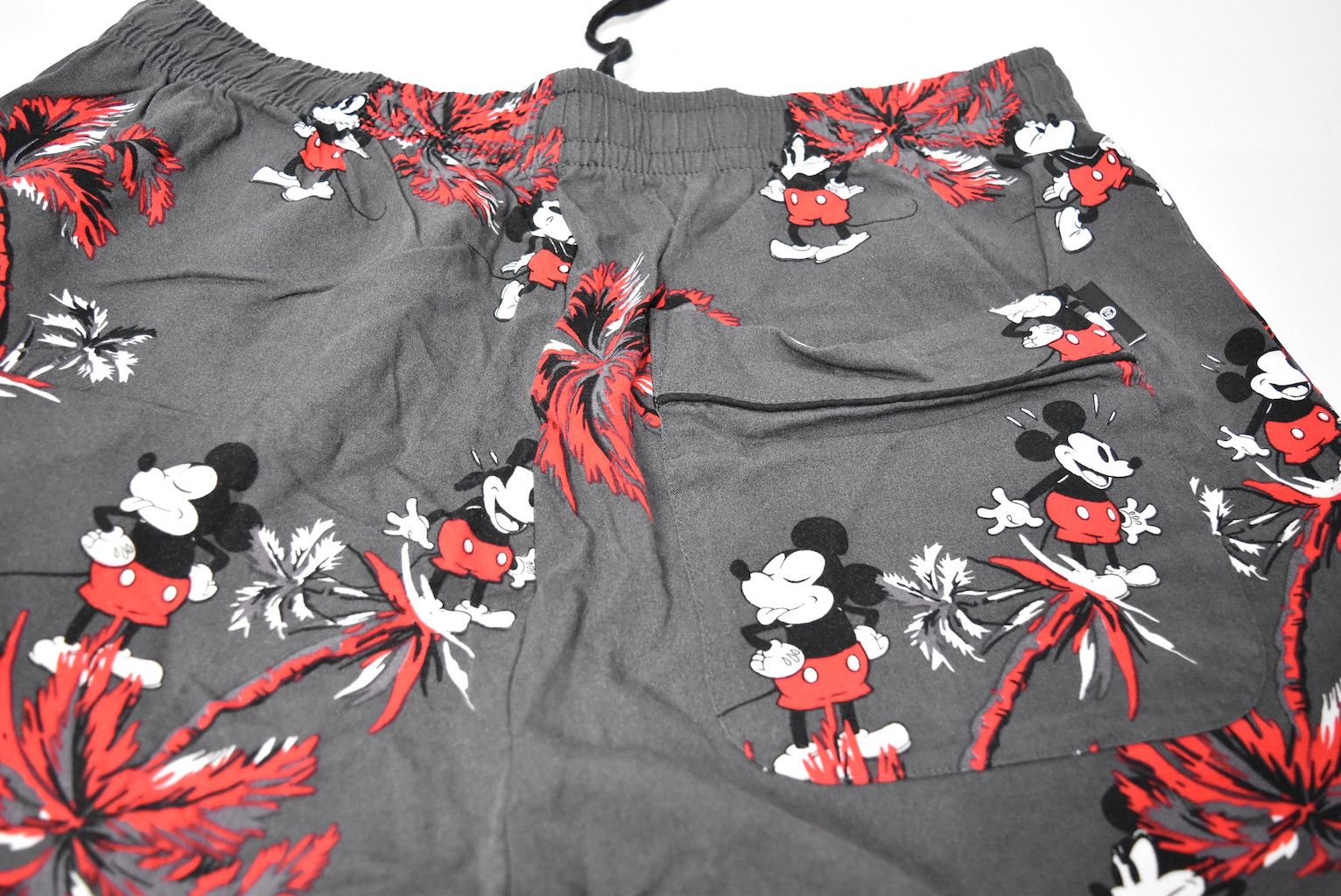 Undercover UNDERCOVER/graphic easy shorts/25832 - 647 50 Size US 30 / EU 46 - 11 Thumbnail