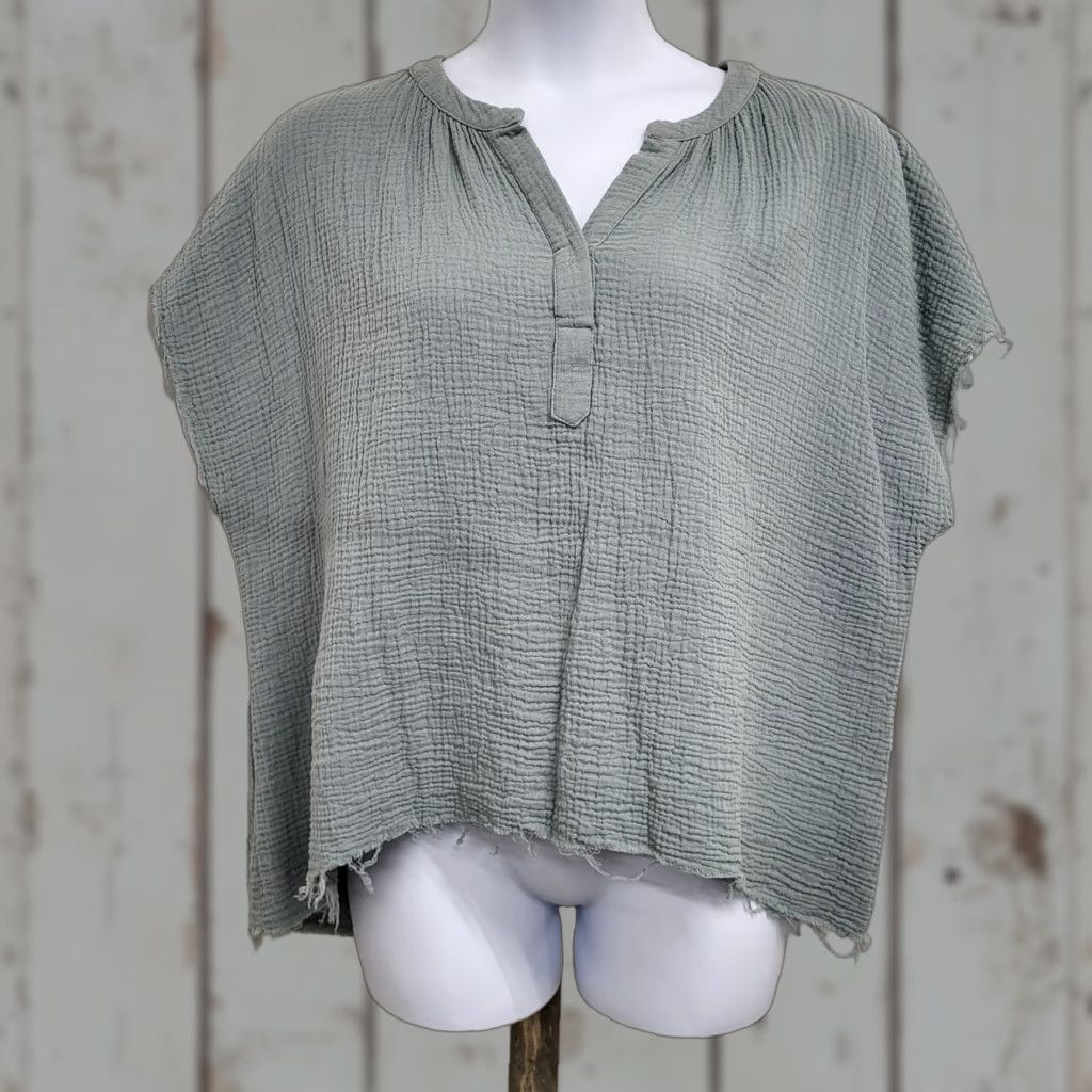 Vintage GeeGee Blouse Women's 3XL 100% Cotton Gauze Collared Short Sleeve Raw Hem Green breathable, lightweight, machine washable, classic, casual, business Size XXL / US 16-18 / IT 52-54 - 1 Thumbnail
