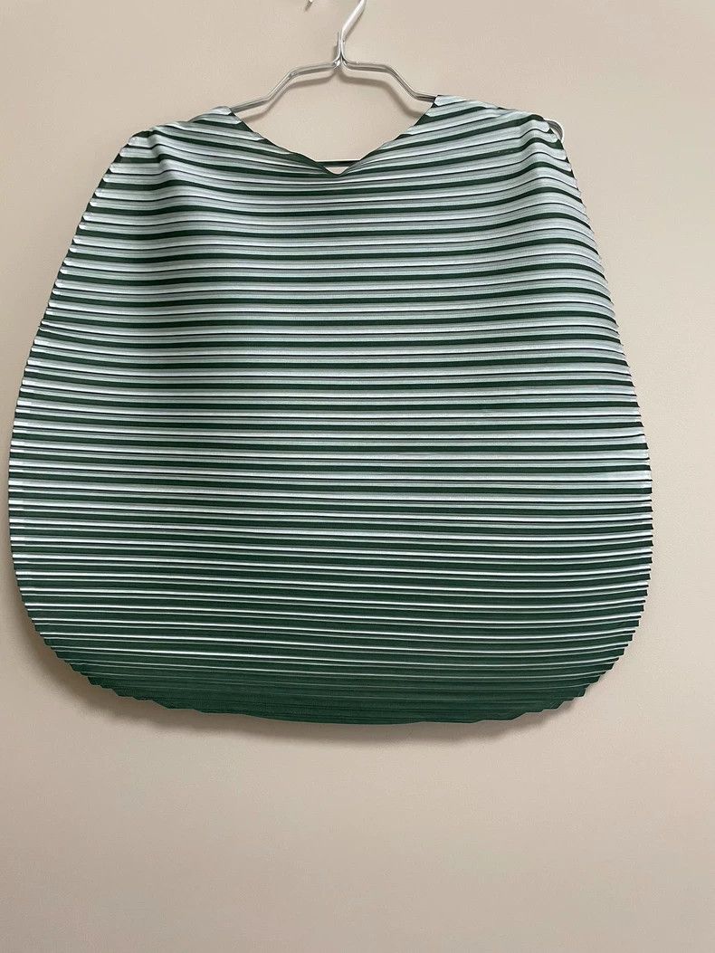 Issey Miyake Issey Miyake Green Balloon top Size L / US 10 / IT 46 - 1 Thumbnail