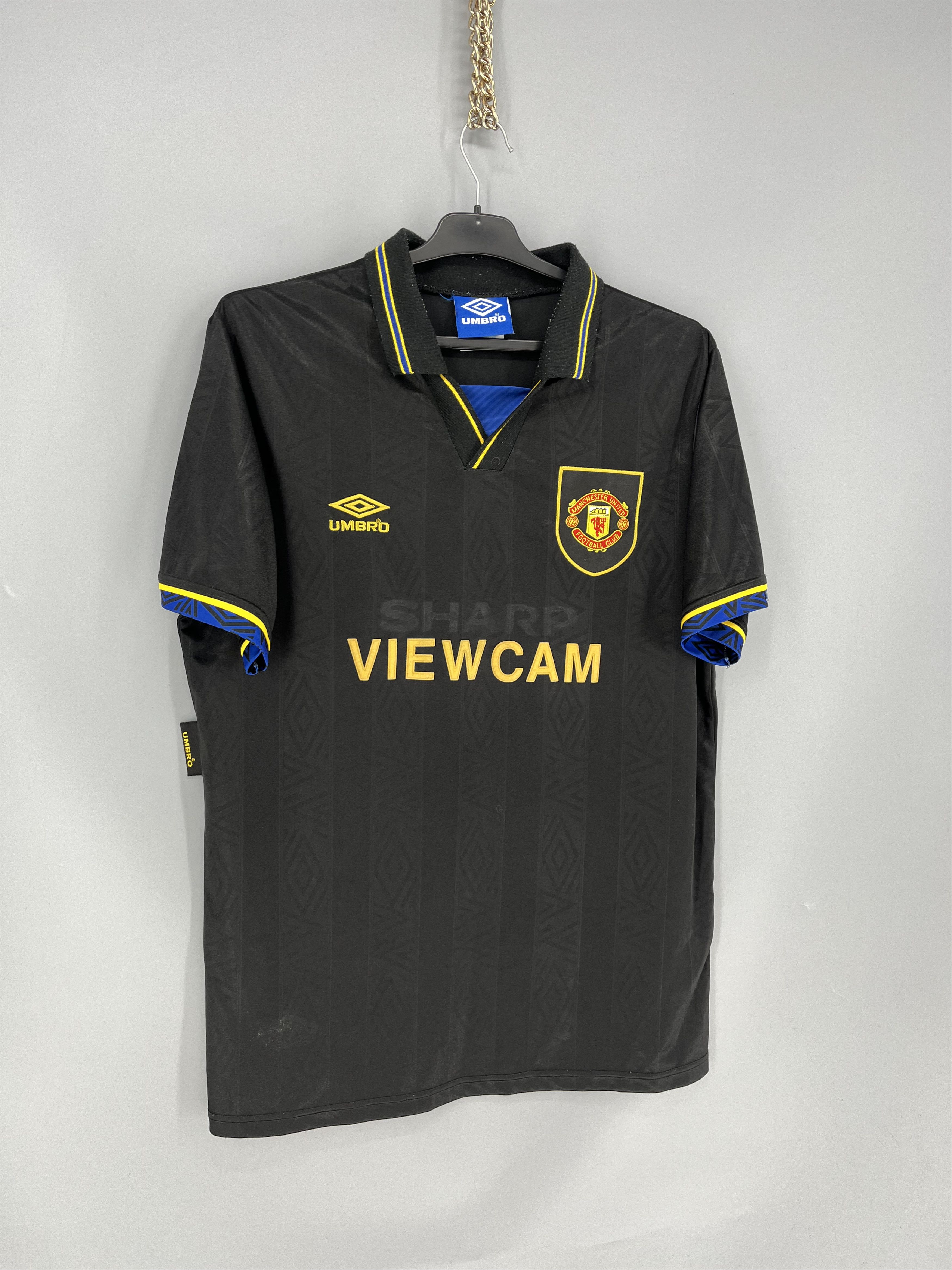 Umbro 1993-95 UMBRO Manchester United Away Cantona kung-fu Shirt Size US XL / EU 56 / 4 - 2 Thumbnail