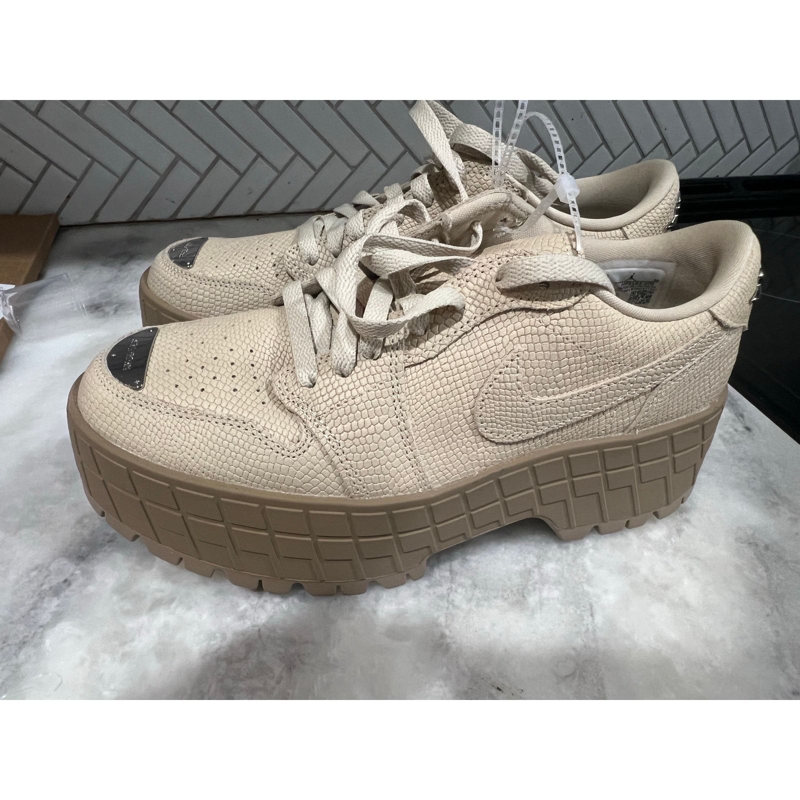 Nike Nike Air Jordan 1 Brooklyn Low Desert Camo HF3184-200 sZ 9 Size US 9 / IT 39 - 1 Thumbnail