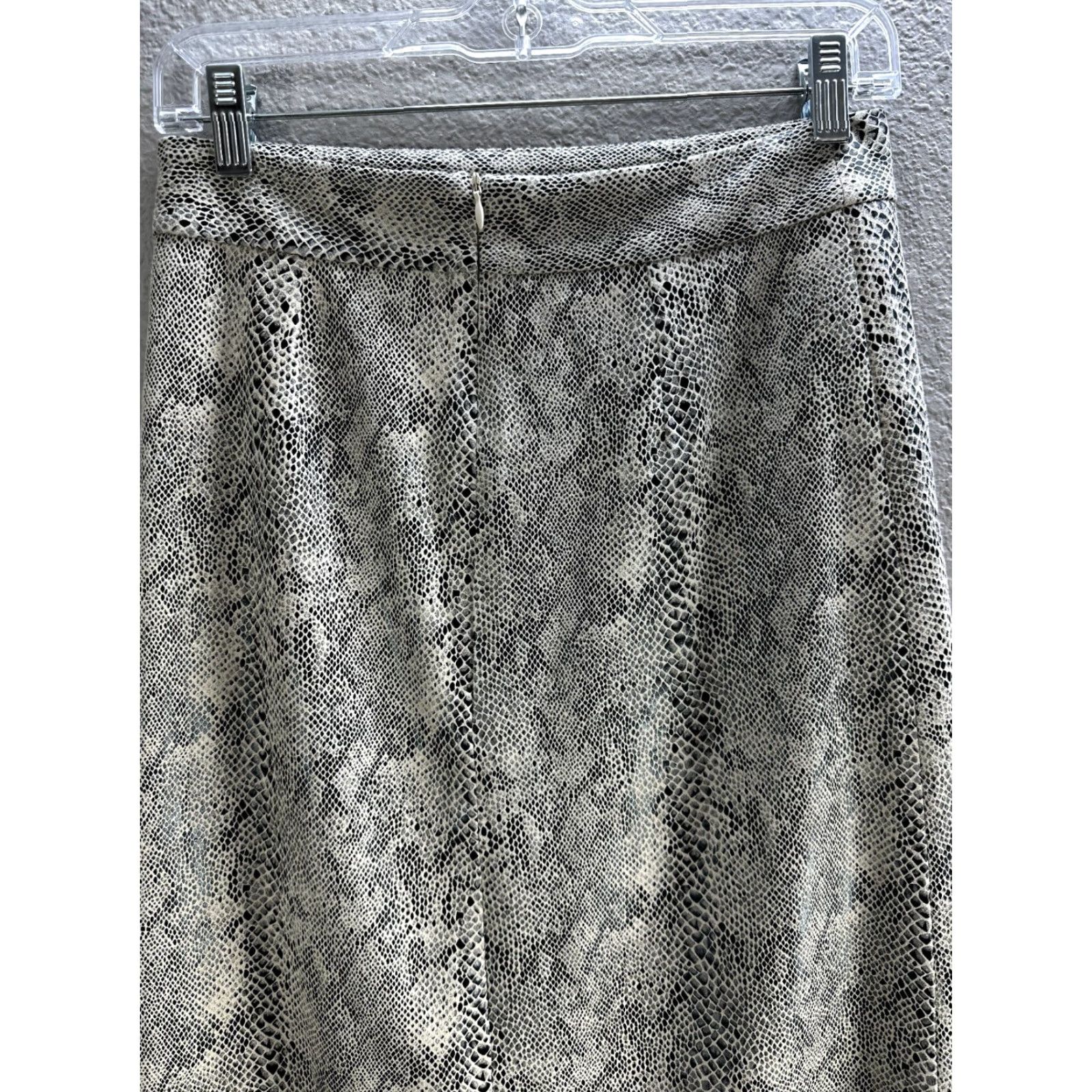 Skin Skies are Blue Women's Skirt Knee Length Gray Snake Print A-Line Lined Sz S Polyester Zip Knotted Size 28" / US 6 / IT 42 - 7 Thumbnail