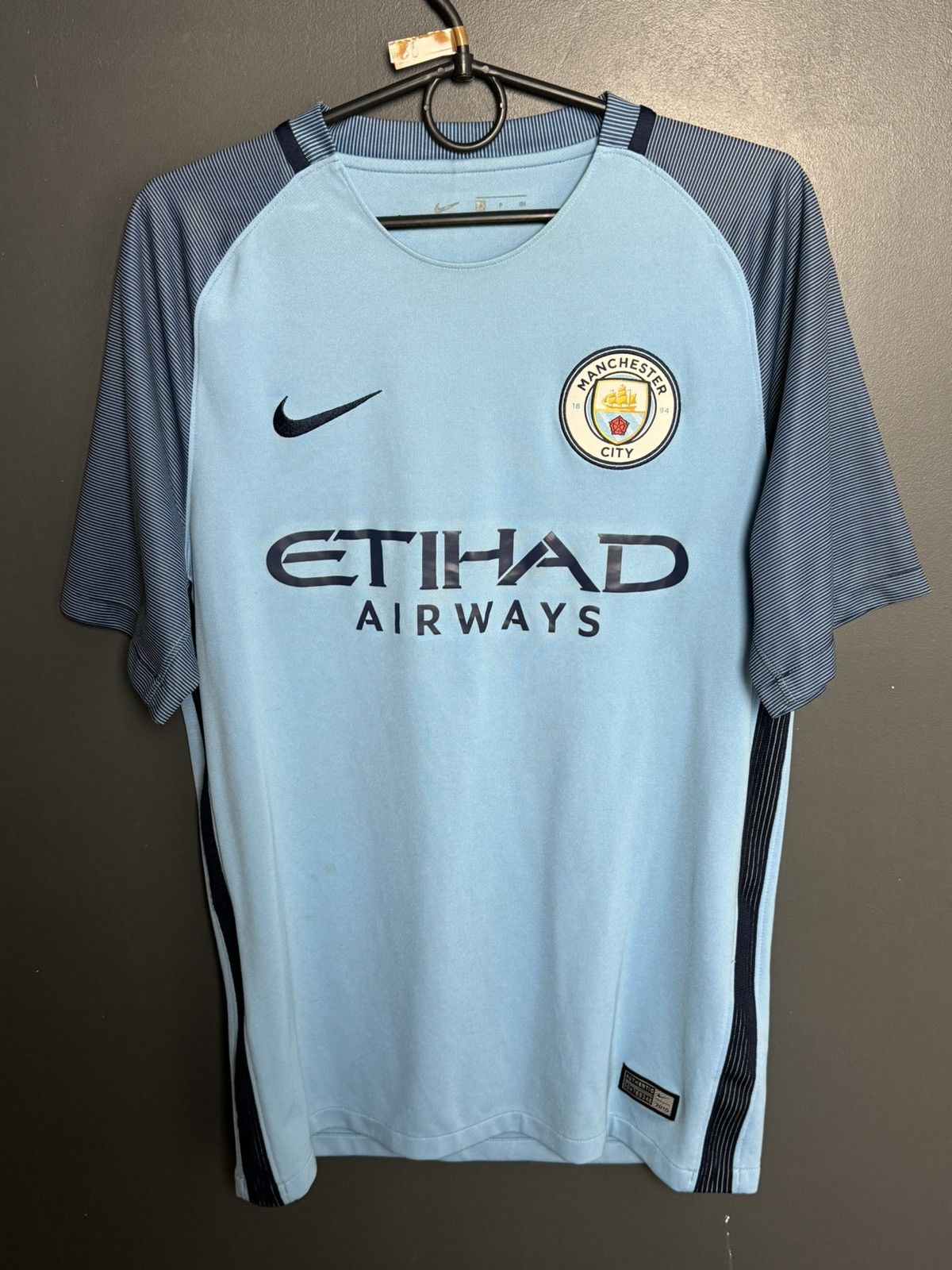 Nike Manchester City 16/17 Home Football Jersey Size US S / EU 44-46 / 1 - 1 Thumbnail