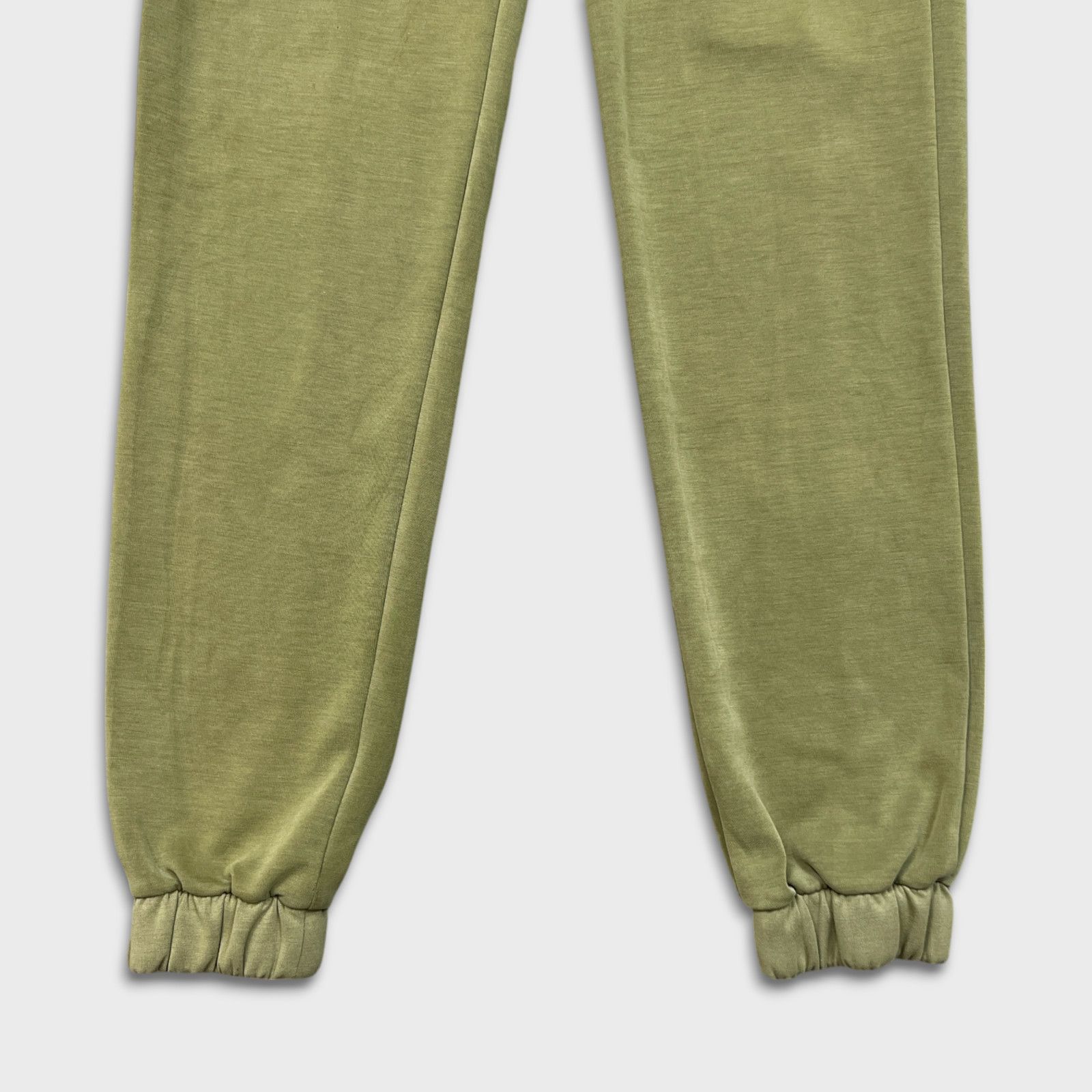 Lululemon Lululemon Softstreme Relaxed High-Rise Pant Taper Leg Jogger Size 26" / US 2 / IT 38 - 4 Thumbnail