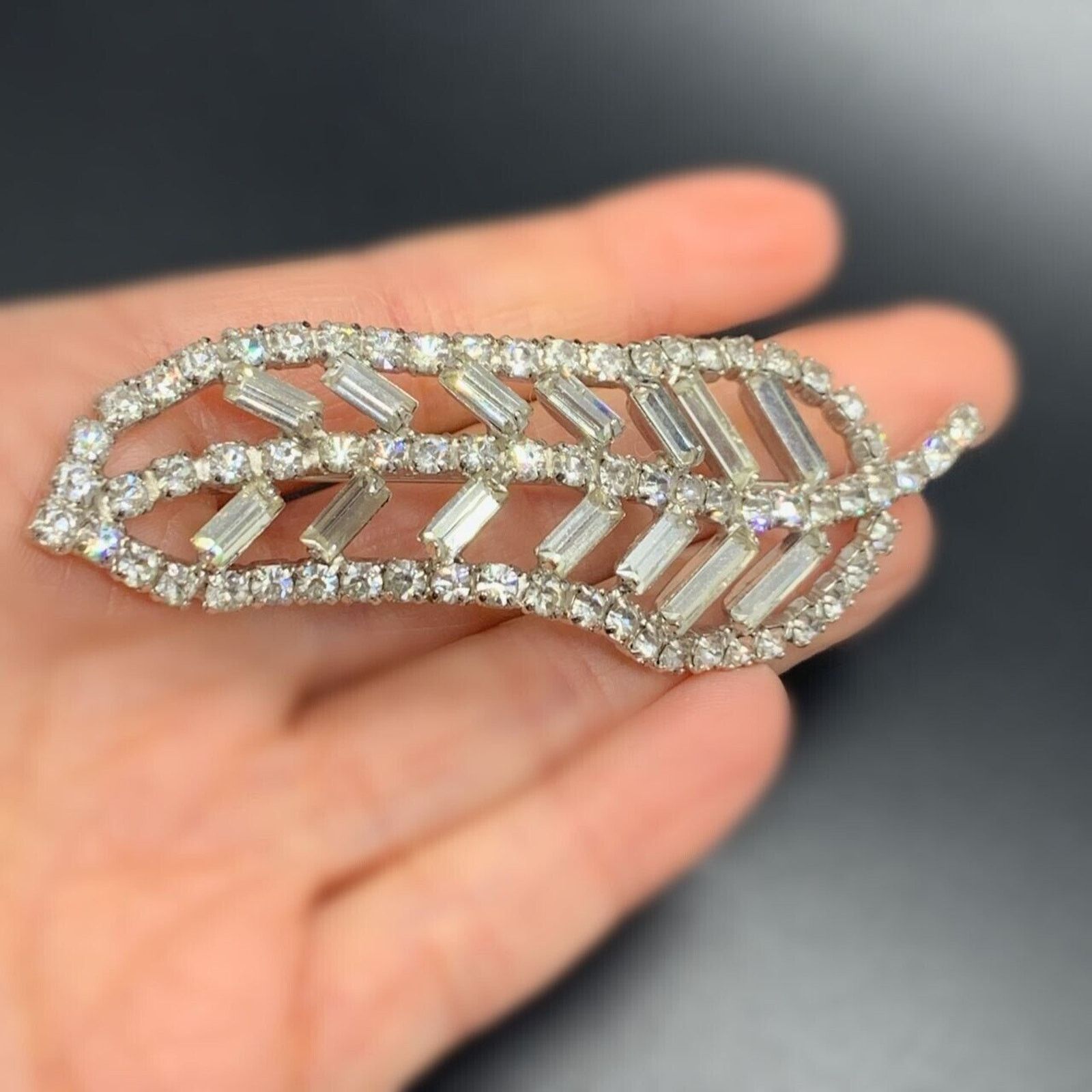 Other Vintage Silver Tone Baguette Rhinestone Leaf Brooch 3.25" Size ONE SIZE - 2 Thumbnail