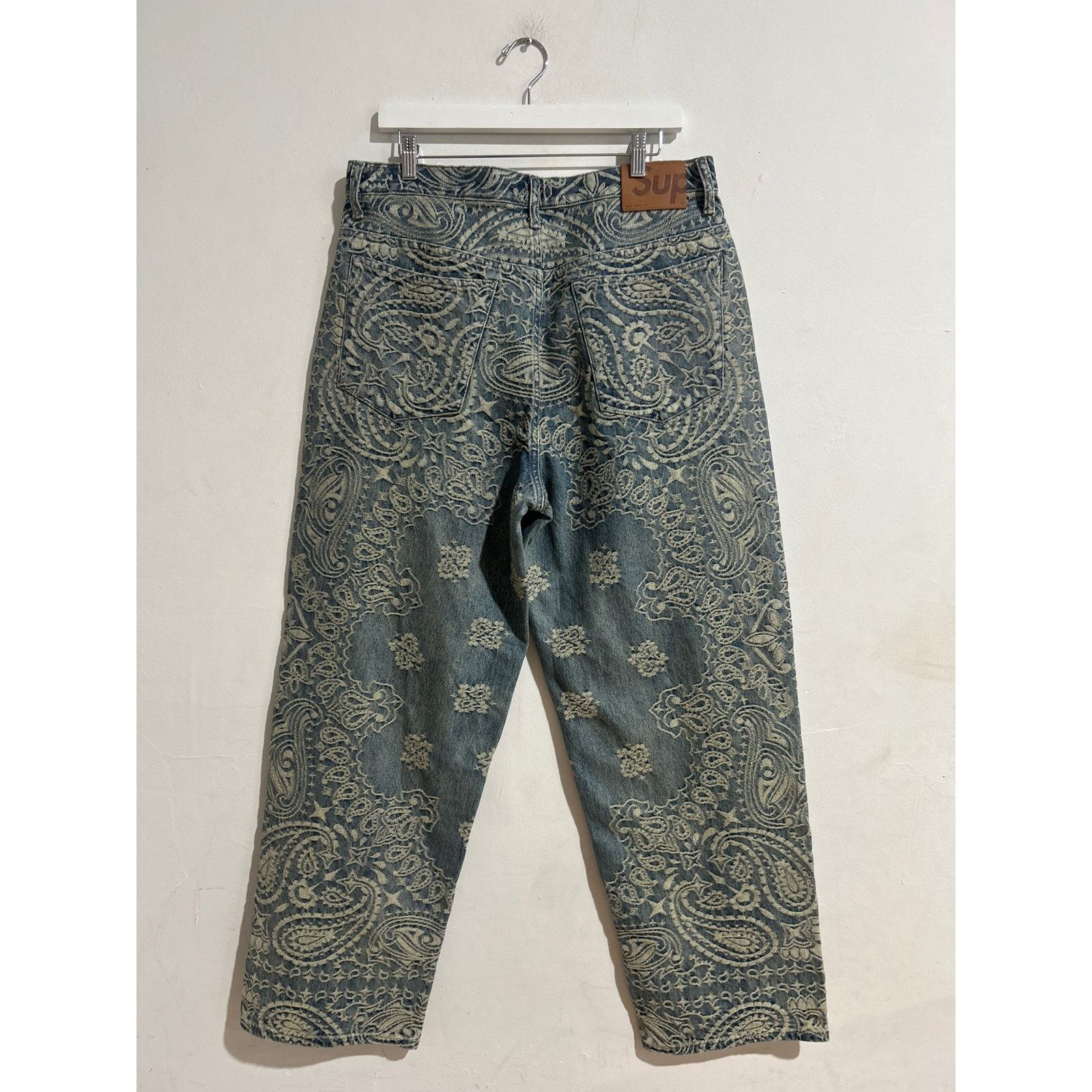Supreme SUPREME BANDANA JACQUARD BAGGY JEAN SIZE 32 PREOWNED Size US 32 / EU 48 - 2 Thumbnail