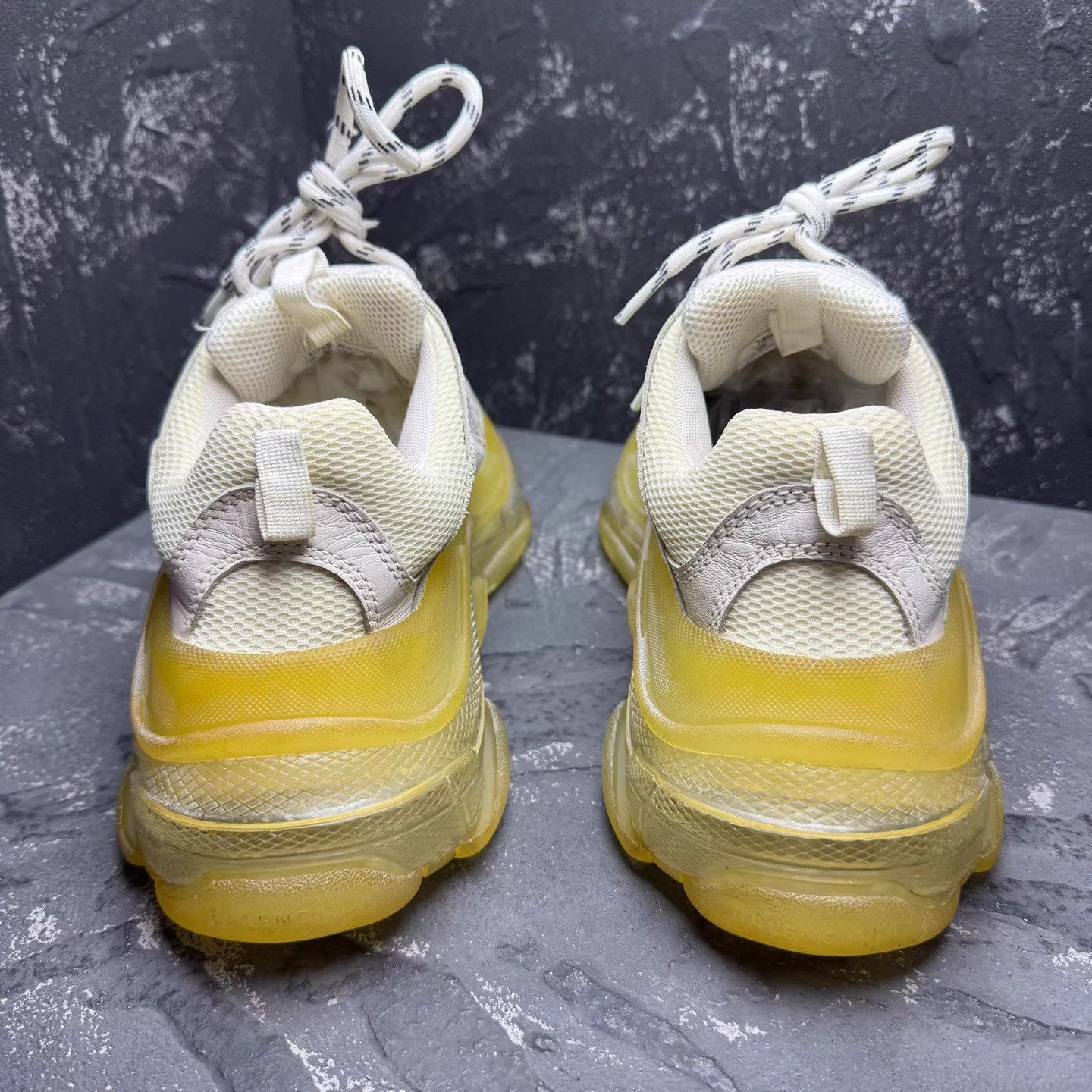 Balenciaga Balenciaga Triple S Beige White Bubble Sole Sneakers Q10 Size US 7 / EU 40 - 6 Thumbnail