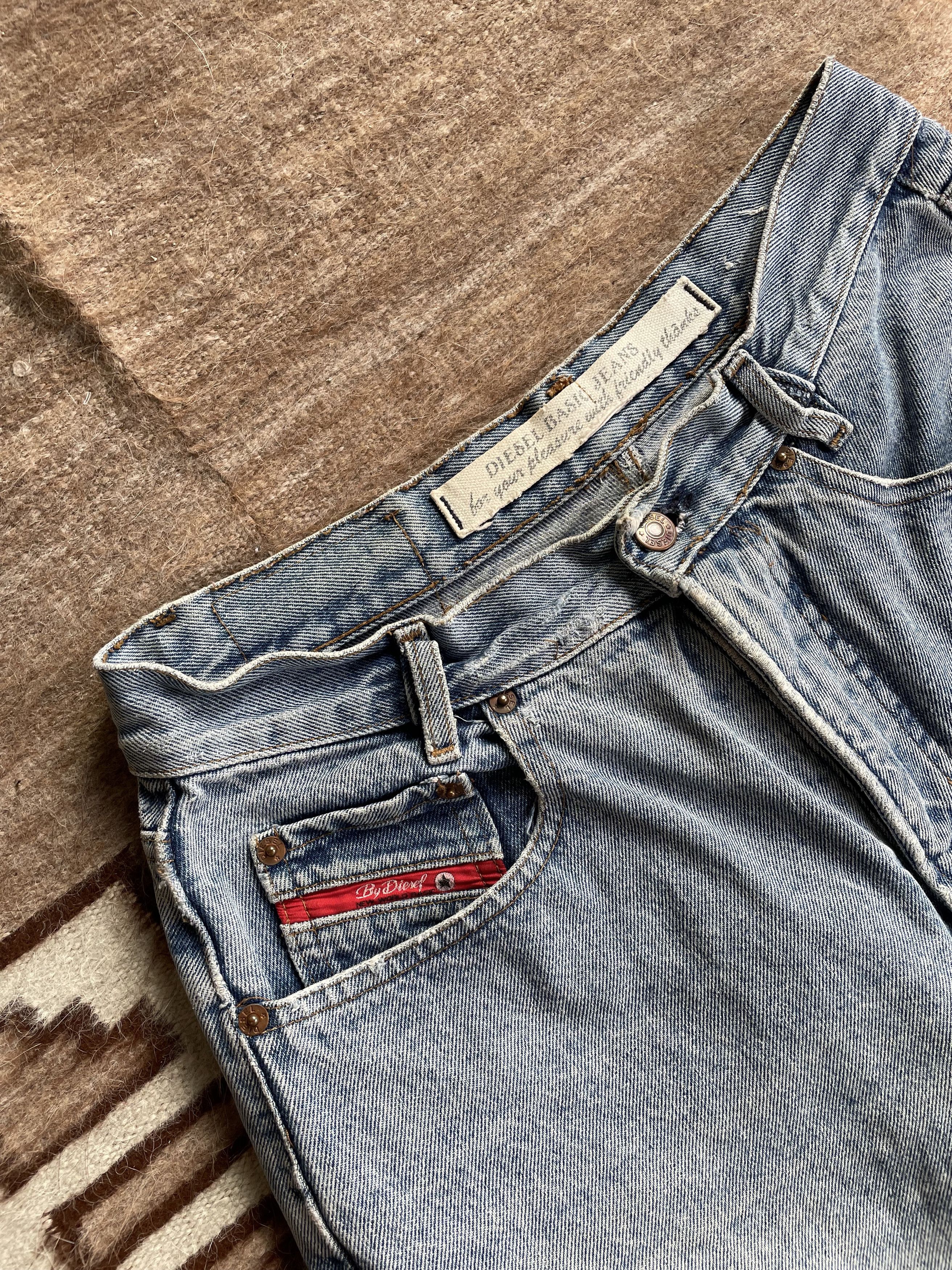Diesel Diesel Vintage 80s Relaxed Light Blue Denim Jeans 7500AC Size US 31 - 4 Thumbnail