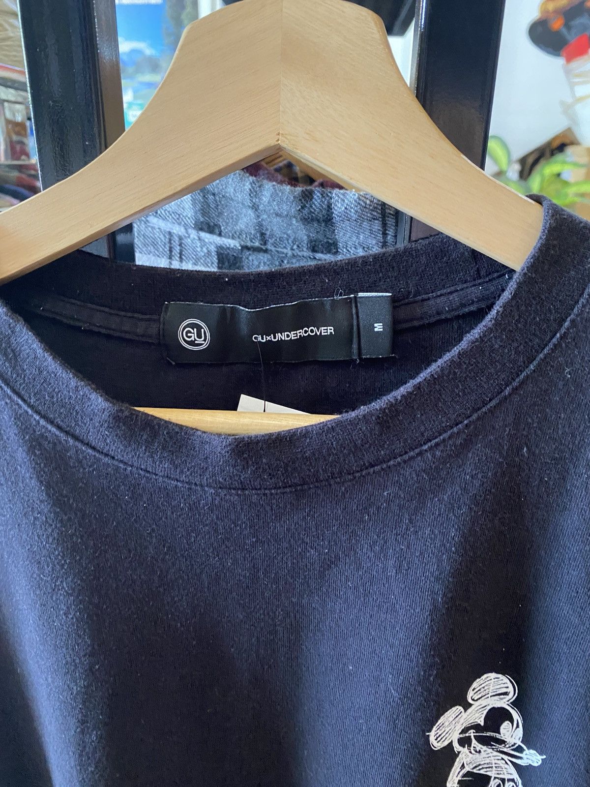 GU × Jun Takahashi × Undercover 🔥 OFFER ME NOW🔥 🔥 GU X Undercover Black Mickey Shirt Size US M / EU 48-50 / 2 - 4 Thumbnail
