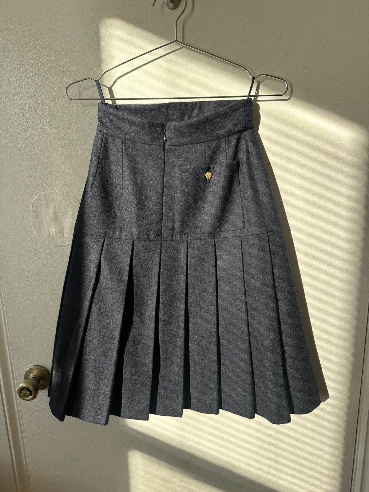 Chanel Chanel Boutique Pleated Navy Wool Skirt Size 25 Size 25" / US 0 / IT 36 - 1 Thumbnail