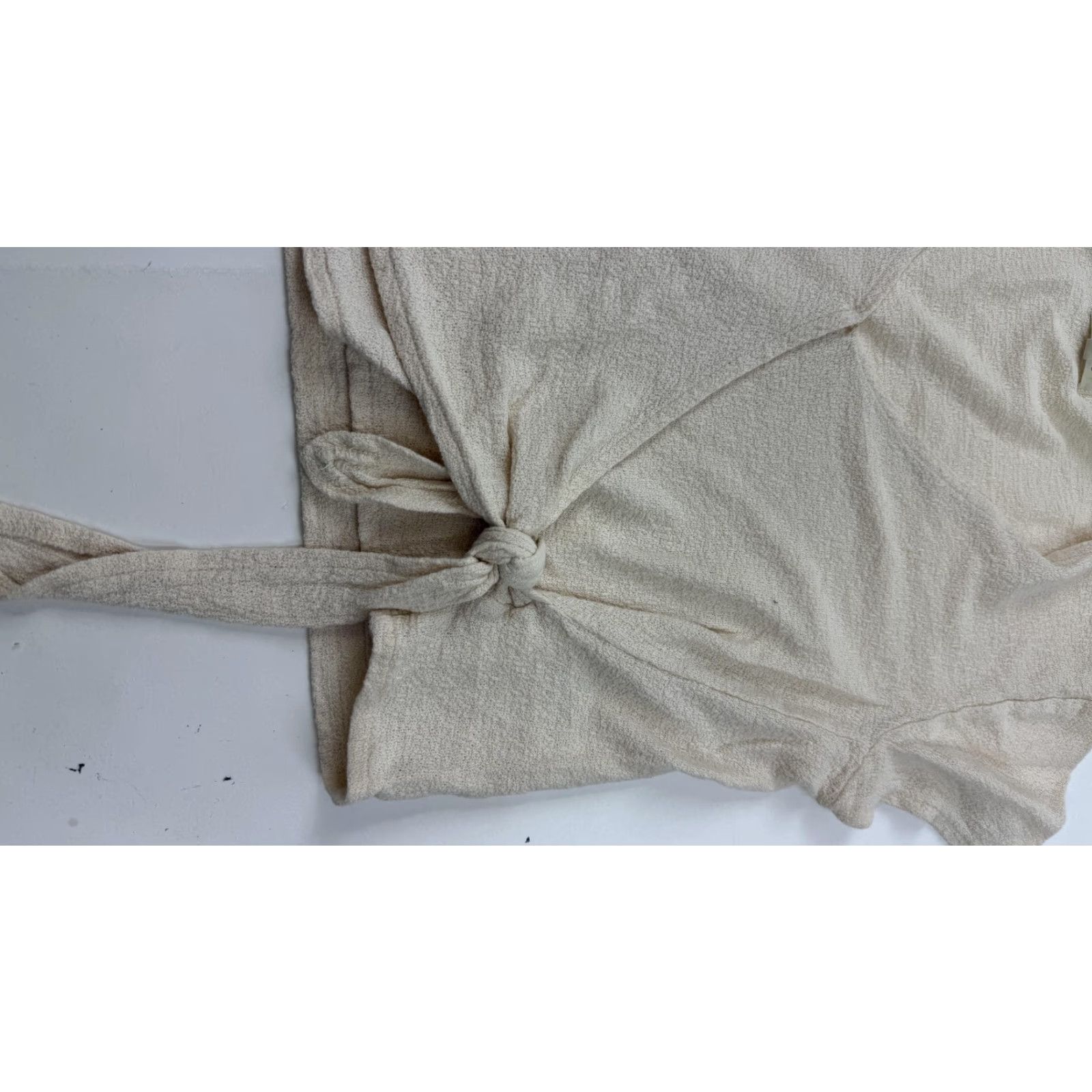 Madewell Madewell Shirt Womens Medium Beige Textured 100% Cotton Tie Front Wrap Crop Top Size M / US 6-8 / IT 42-44 - 3 Thumbnail