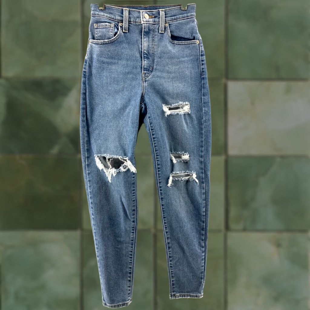 Levi's VINTAGE Levis Jeans Womens 24 Blue Denim Mom Jean Zip Fly High Waisted Distressed Size 42" / US 20 - 1 Thumbnail