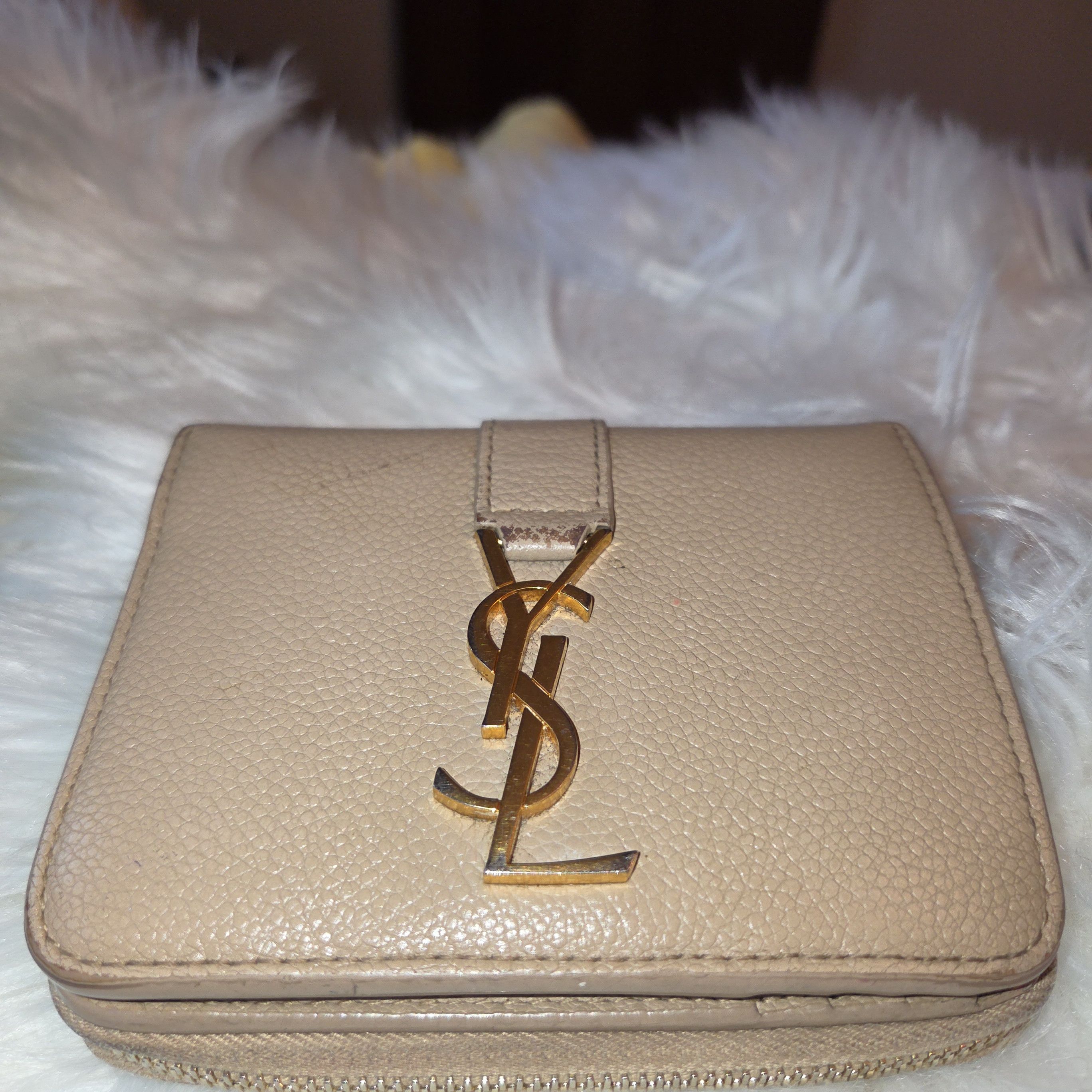 Yves Saint Laurent Saint Laurent (YSL) Grain De Poudre Compact Fold Wallet Size ONE SIZE - 1 Thumbnail