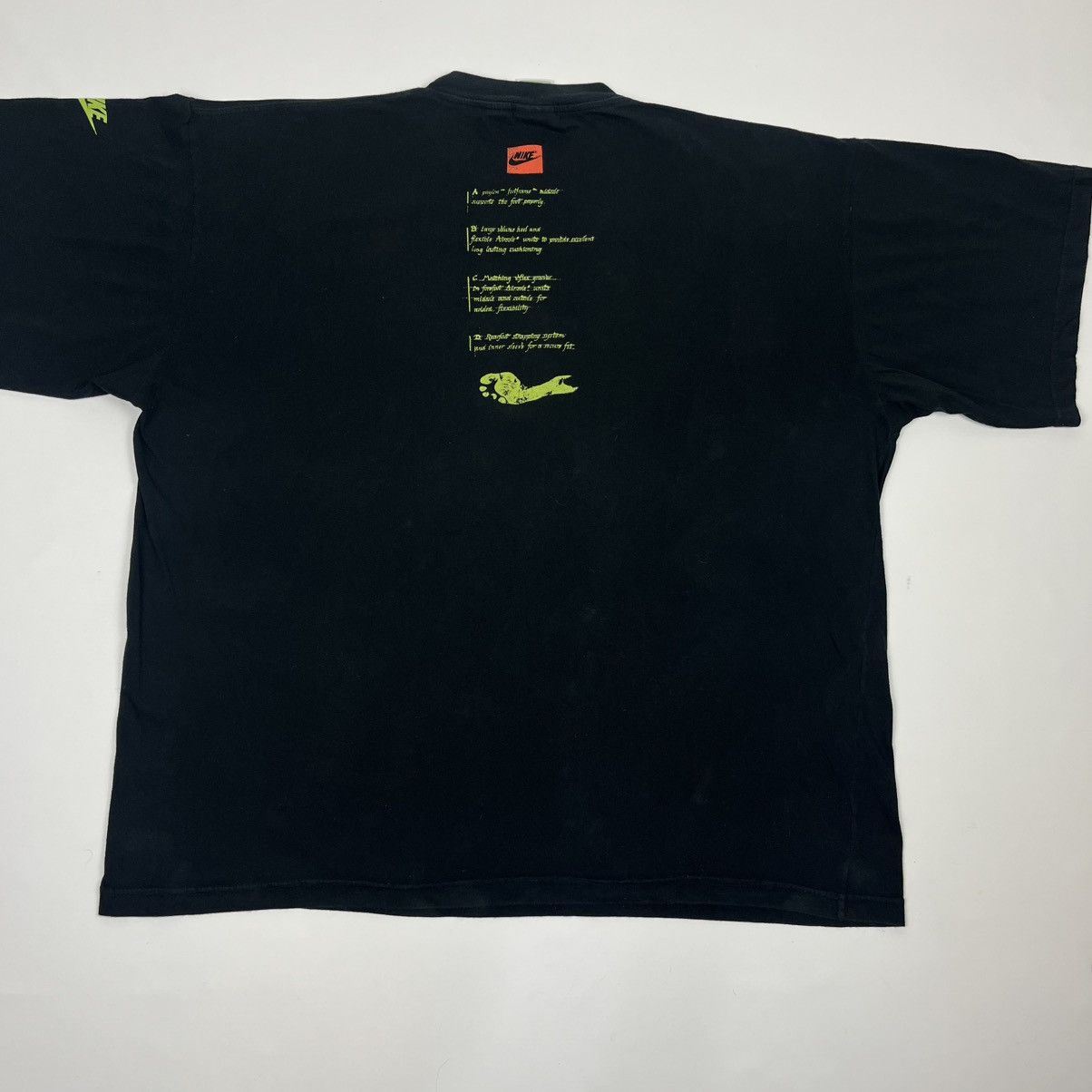 Nike Vintage Nike Tee 90s footprint Rare Size US XXL / EU 58 / 5 - 12 Thumbnail