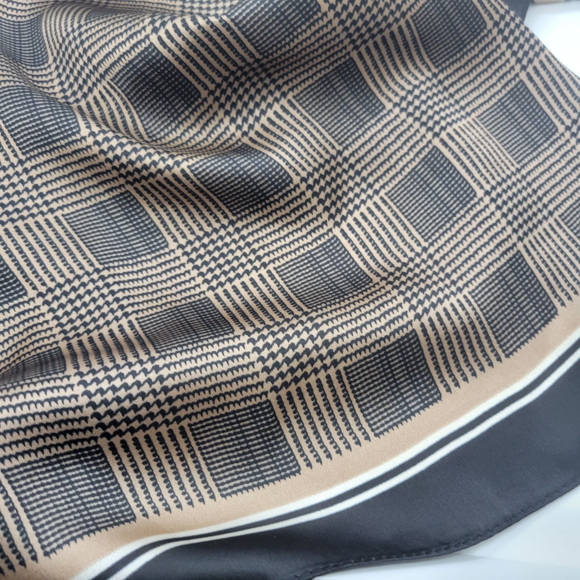 Other New Elegant Bandana Square Scarf Vintage BLACK and WHITE Sil Size ONE SIZE - 3 Thumbnail