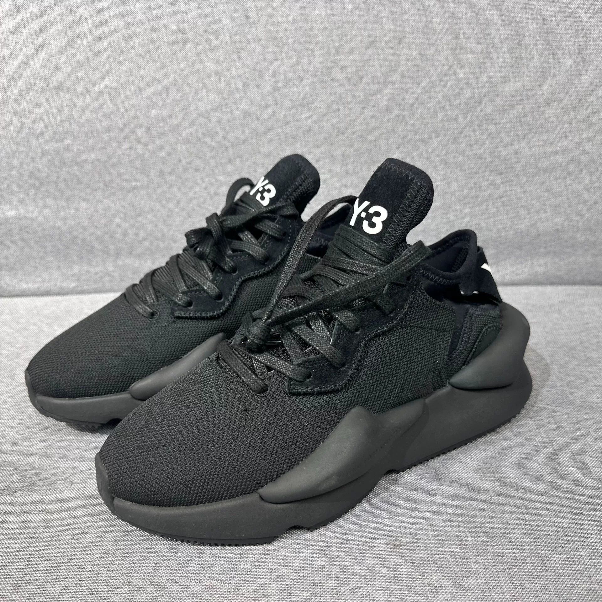 Y-3 Y-3 Casual Lowtop Sneakers us_8 Women Size US 8 / IT 38 - 1 Thumbnail