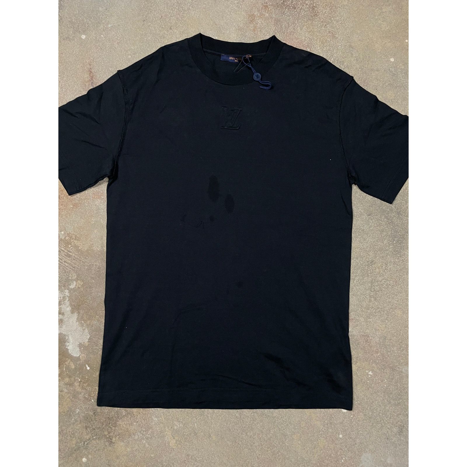 Louis Vuitton LV Tonal Tee Black Medium Used Size US M / EU 48-50 / 2 - 1 Thumbnail