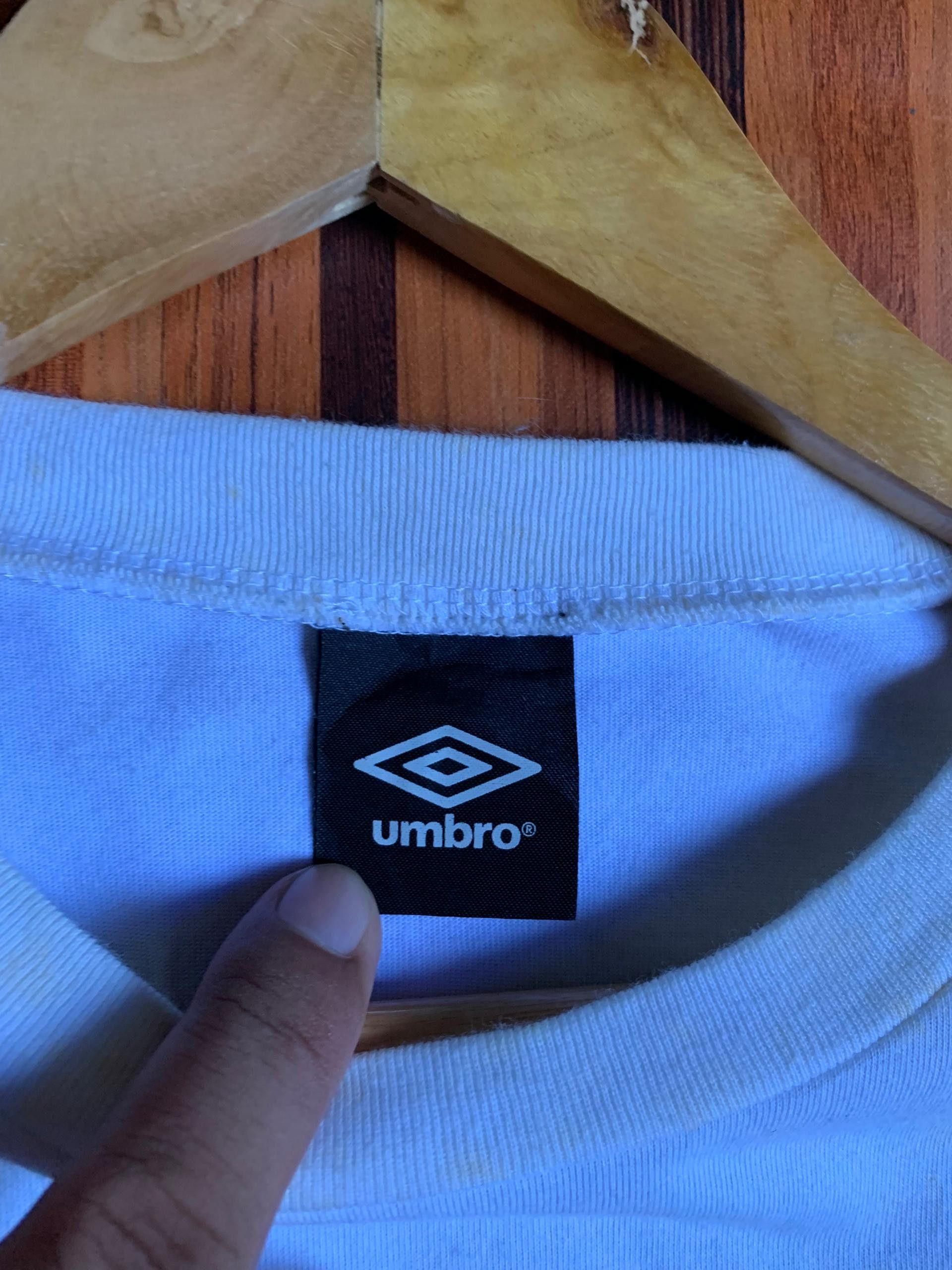 Vintage Japanese Brand × Umbro Brazil x Umbro Soccer Tshirt Size US L / EU 52-54 / 3 - 7 Thumbnail