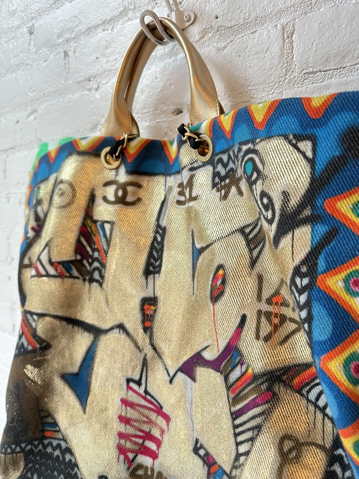 Chanel XXL HUGE PARIS CHANEL GRAFFITI BAG TOTE LUGGAGE Size ONE SIZE - 3 Thumbnail