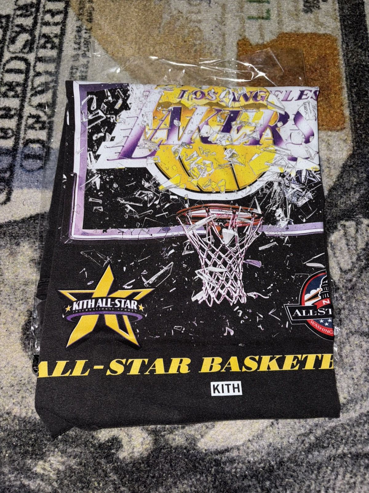Kith × NBA KITH X LAKERS SHATTERED BACKBOARD VINTAGE TEE - BLACK Size US XXL / EU 58 / 5 - 1 Thumbnail