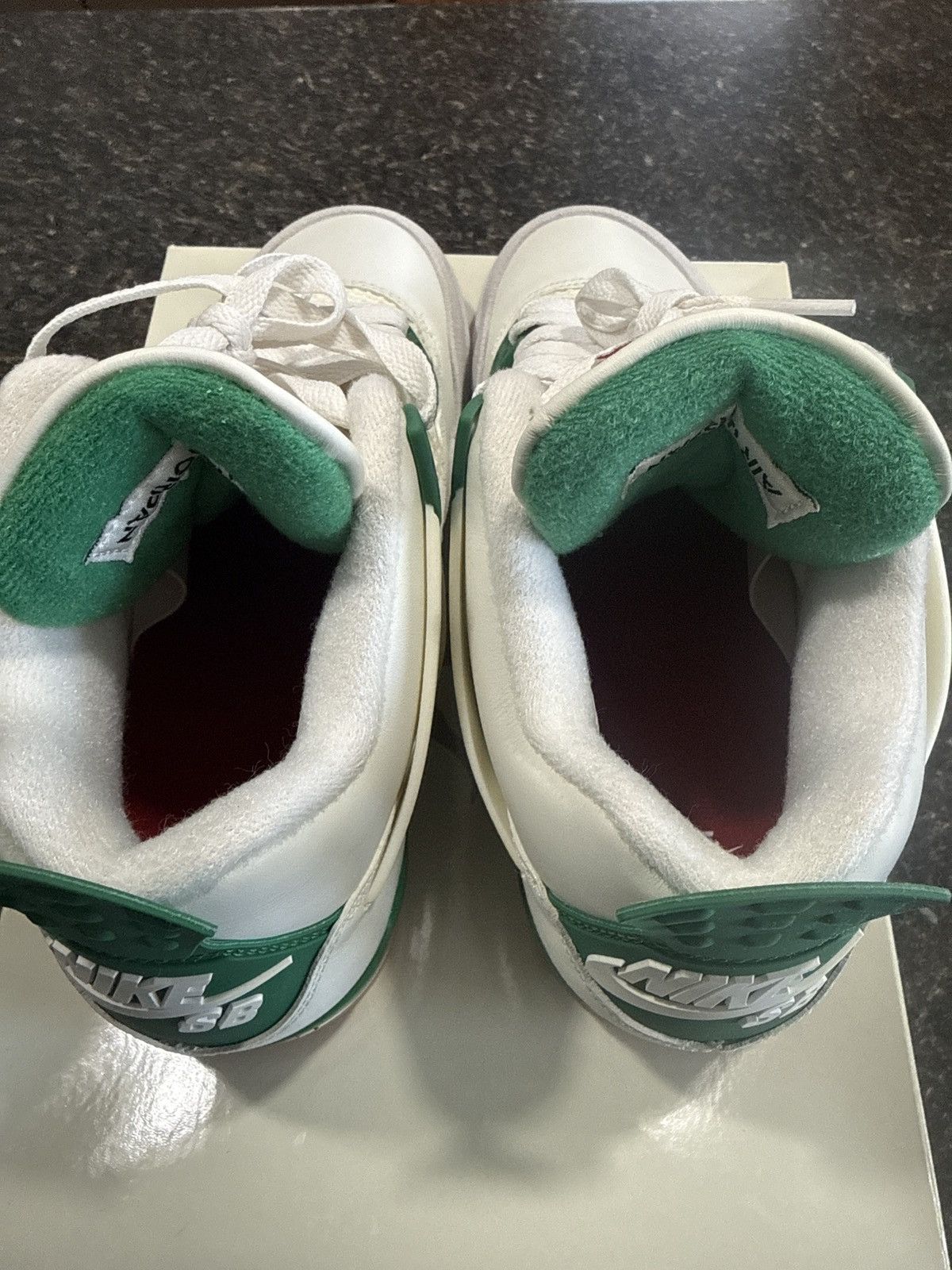 Jordan Brand Jordan 4 SB PINE GREEN Size US 8 / EU 41 - 7 Thumbnail