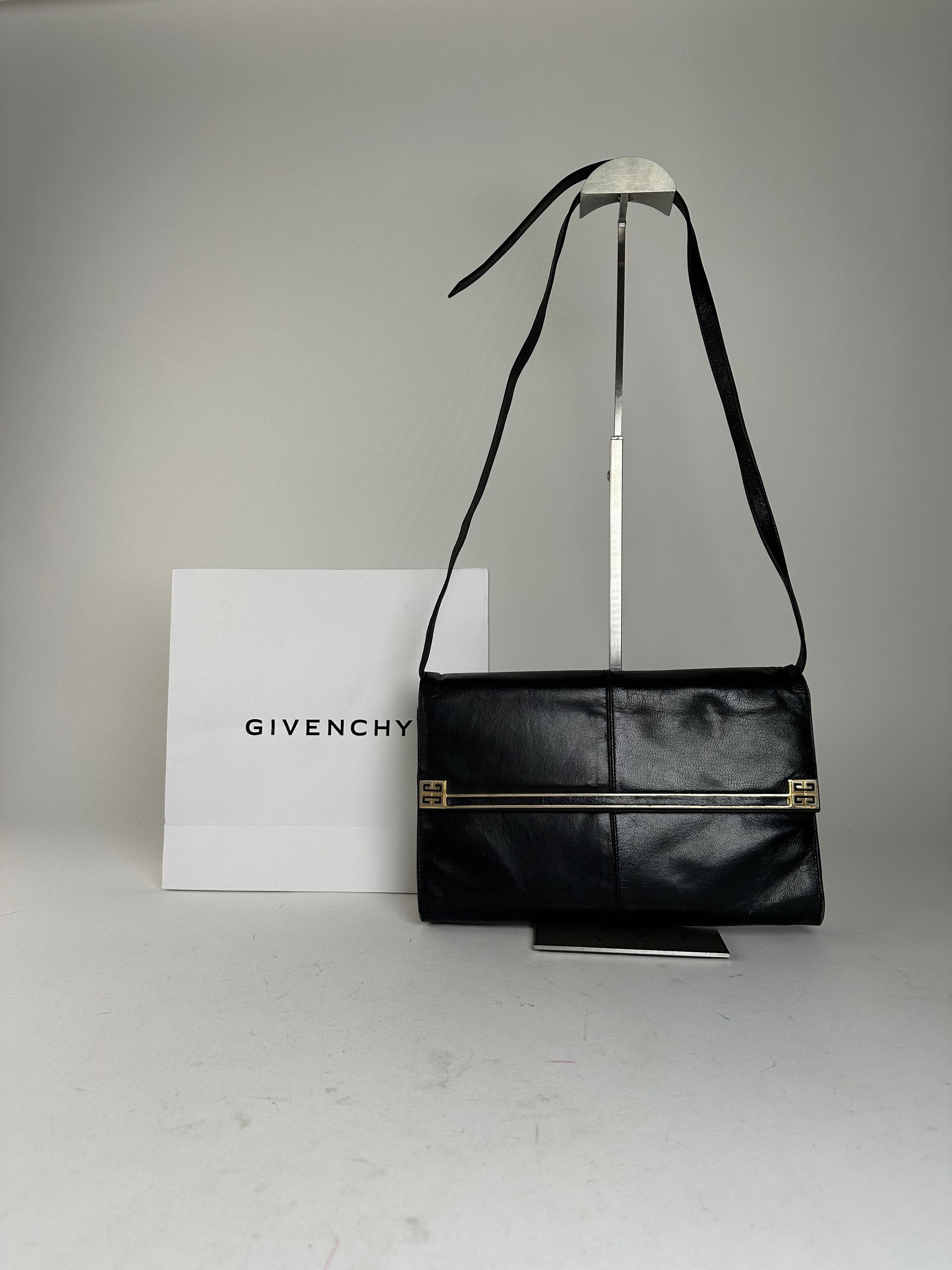 Givenchy Vintage Shoulder Bag Leather Black Size ONE SIZE - 1 Thumbnail