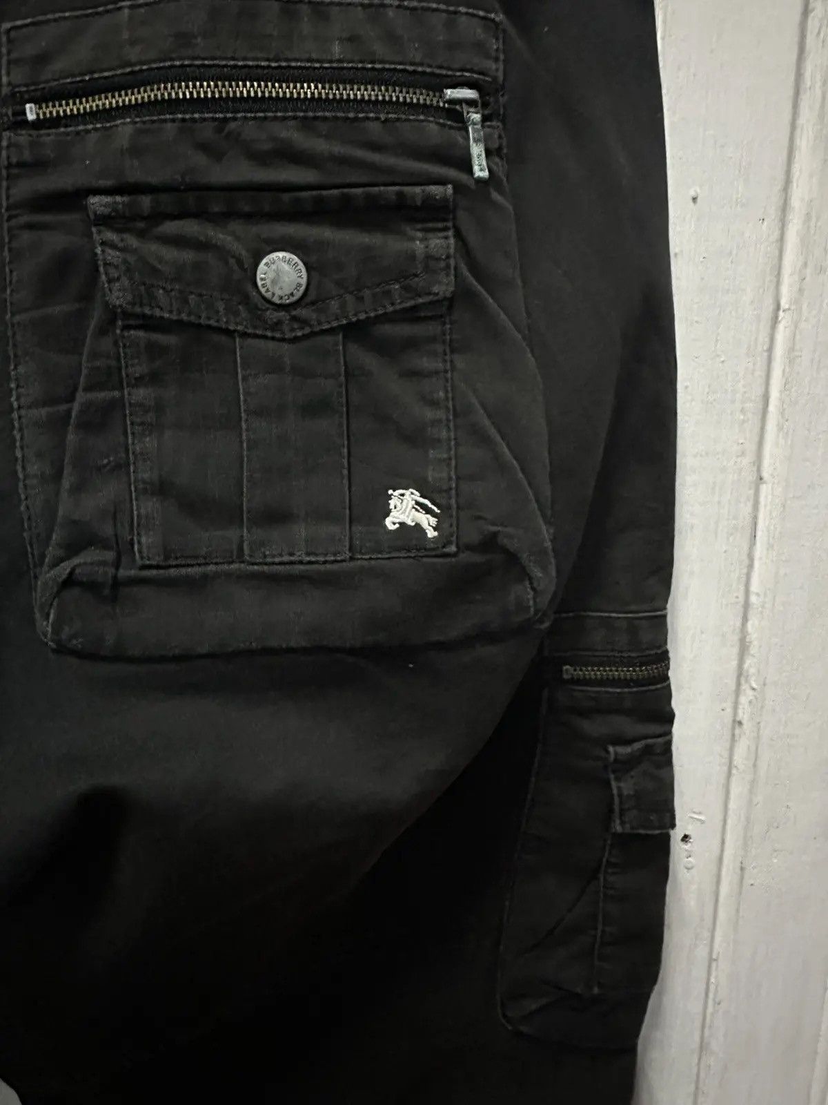 Burberry BURBERRY BLACK LABEL UTILITY MULTIPOCKET CARGO PANTS W32 L30 Size US 32 / EU 48 - 13 Thumbnail