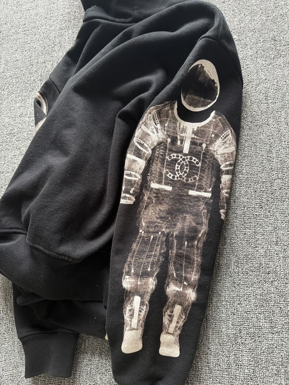 Chanel Chanel hoodie robot sleeved Size US S / EU 44-46 / 1 - 2 Thumbnail