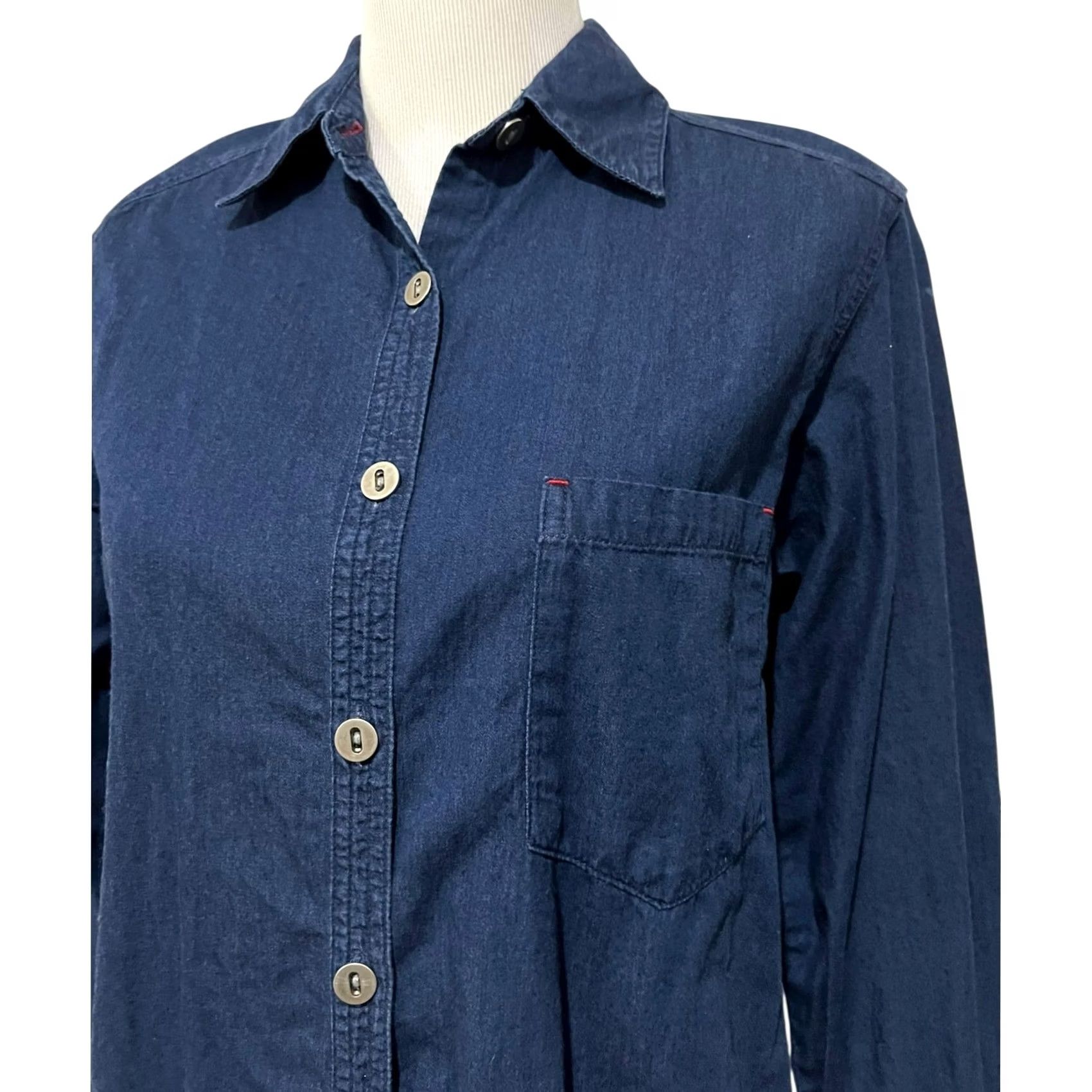 Vintage VINTAGE Chico’s Design Denim Button Up Shirt Long Sleeve Womens S dark blue/blue solid 90s Western Casual Mens Womens Size S / US 4 / IT 40 - 2 Thumbnail