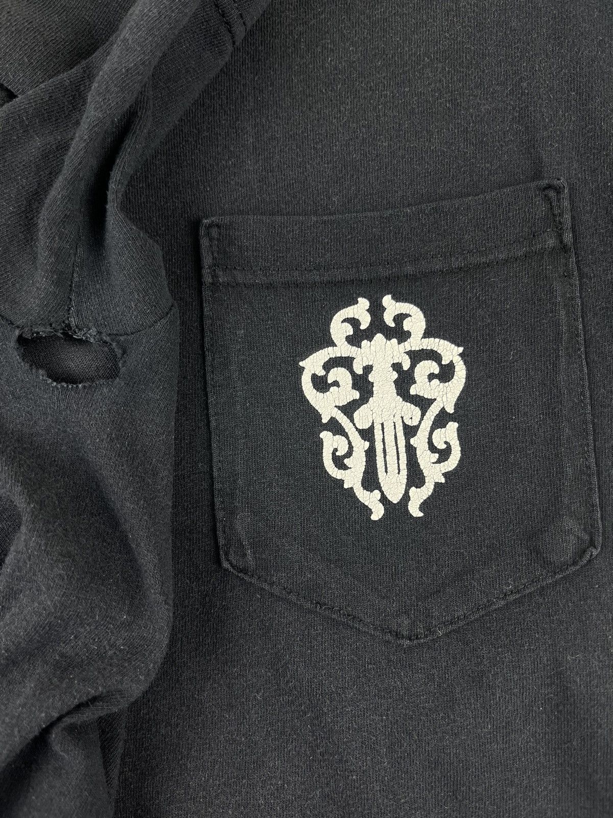 Chrome Hearts Chrome Hearts Vintage Dagger Horseshoe Logo Thrashed Tshirt Size US S / EU 44-46 / 1 - 3 Thumbnail
