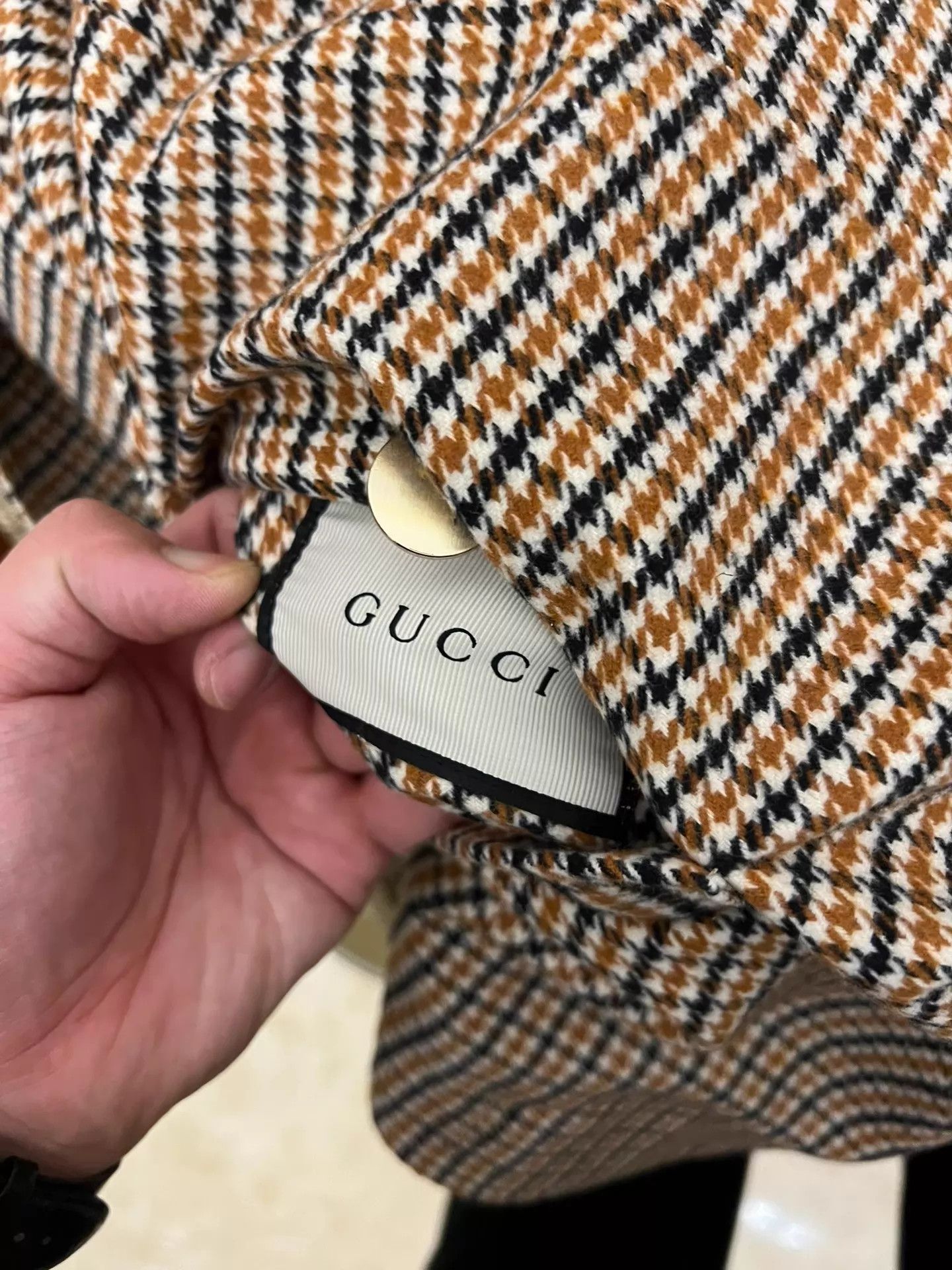 Gucci Gucci Women's Reversible Full Logo & Plaid Hot Coat M Size M / US 6-8 / IT 42-44 - 4 Thumbnail