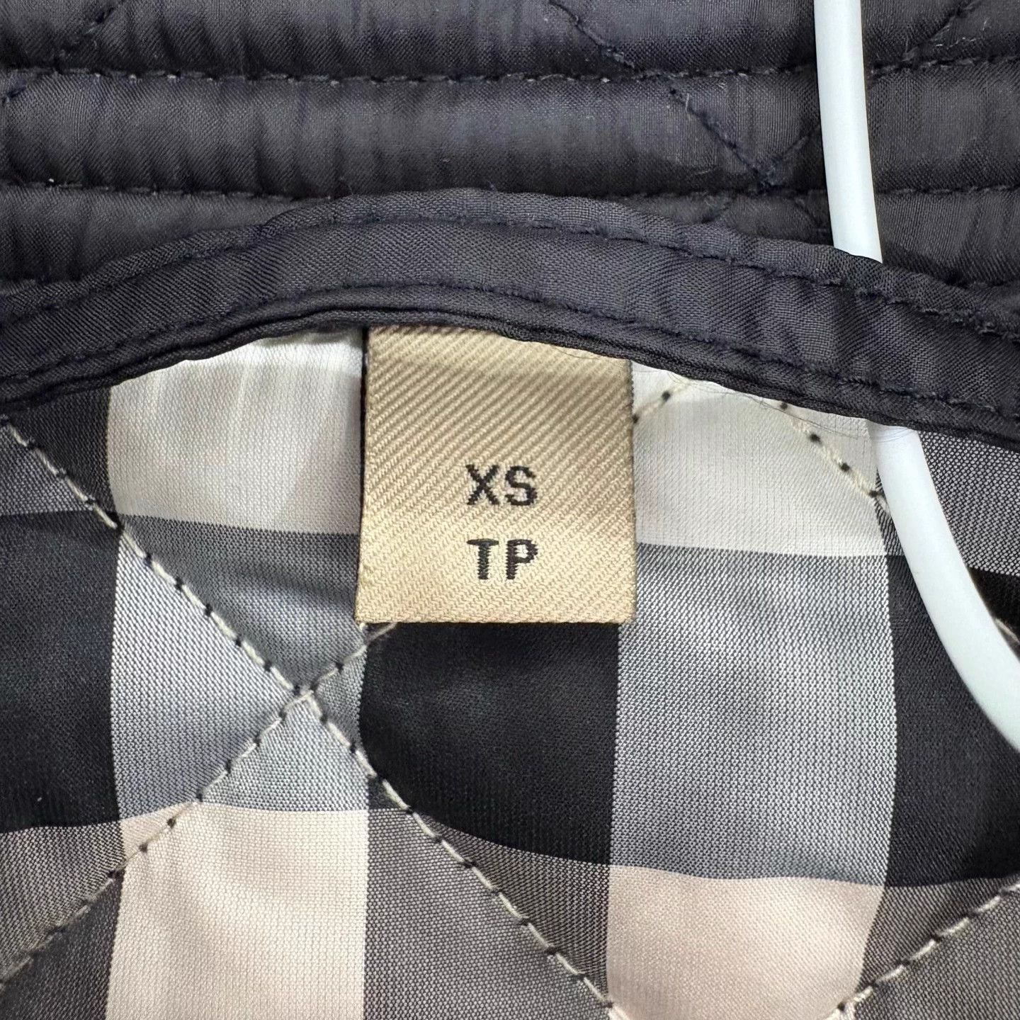Burberry Burberry Classic Check Lining Black Puffer XS Size XS / US 0-2 / IT 36-38 - 5 Thumbnail