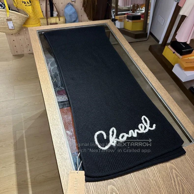 Chanel Chanel Sloan letter cashmere scarf Size ONE SIZE - 1 Thumbnail