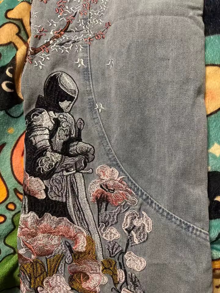 Japanese Brand Vintage Cherry Blossom Black Knight Embroidered Jeans Size US 32 / EU 48 - 2 Thumbnail