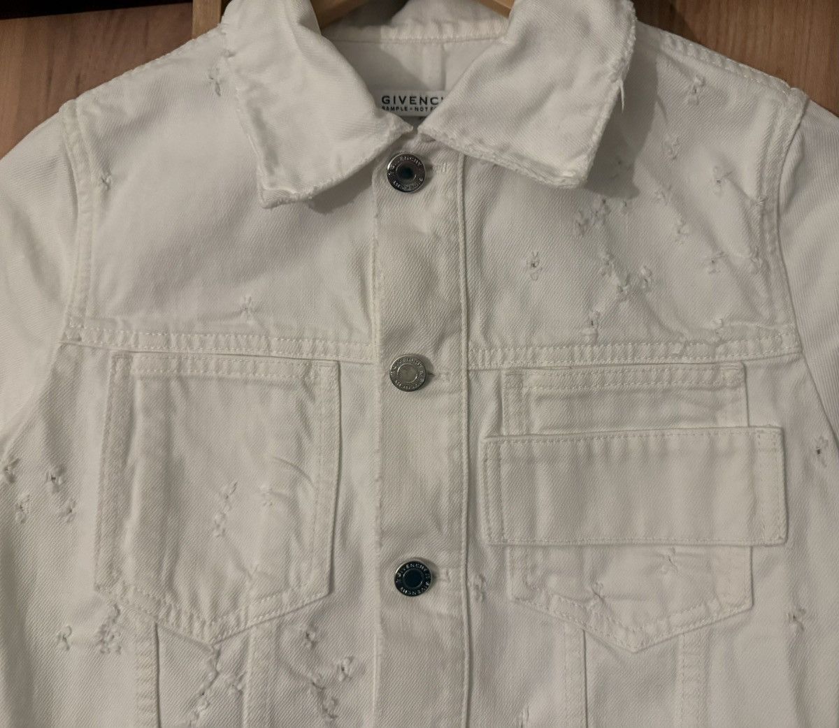 Givenchy Givenchy white cropped destroy denim jacket - S/36(FR) Size XS / US 0-2 / IT 36-38 - 10 Thumbnail