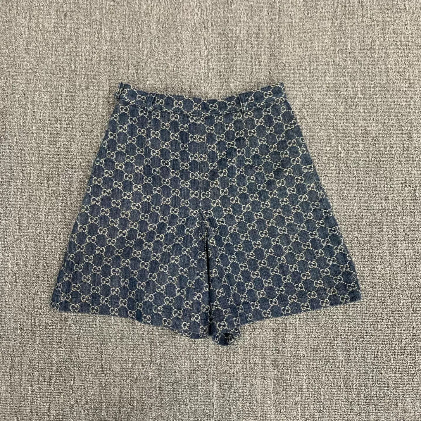 Gucci GUCCI Blue Leather GG Logo Denim Shorts 38 95 New Size 26" / US 2 / IT 38 - 2 Thumbnail