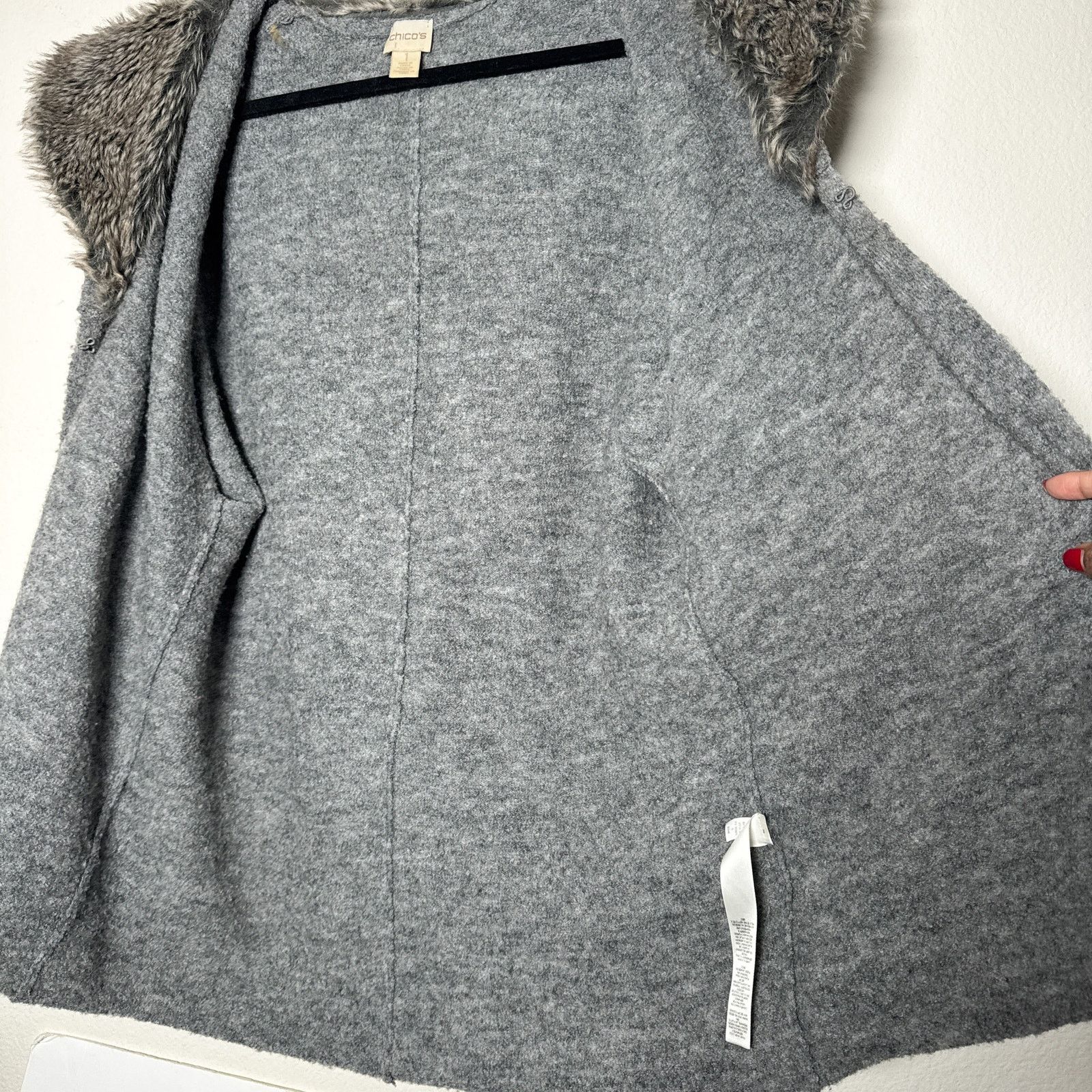 Chicos Chico’s Lillian Faux Fur Collar Cardigan Sweater Gray Wool Size M / US 6-8 / IT 42-44 - 12 Thumbnail