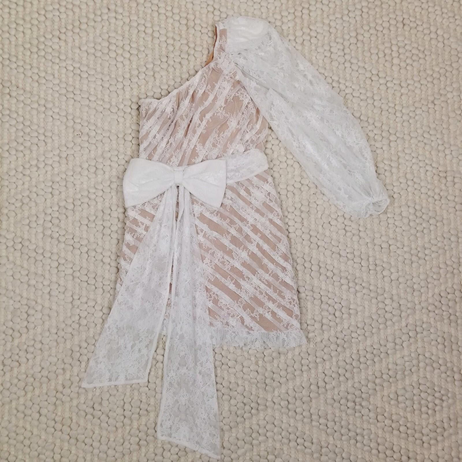 For Love & Lemons For Love & Lemons Dynasty White Lace One-Shoulder Mini Dress Size XS / US 0-2 / IT 36-38 - 7 Thumbnail