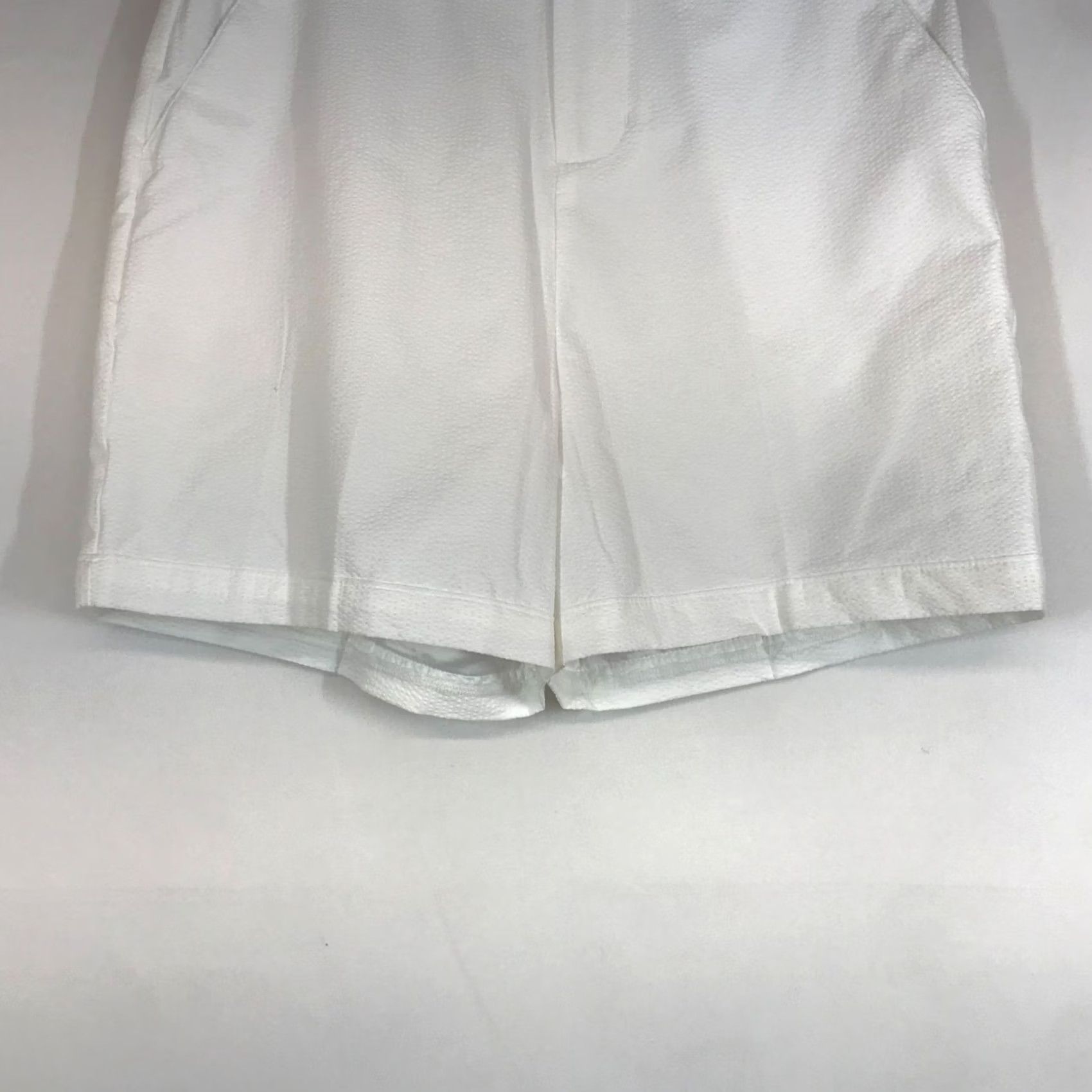 Vintage Walter Hagen Women's Golf Shorts 2 White 100% Polyester Flat Front Casual Size 26" / US 2 / IT 38 - 3 Thumbnail