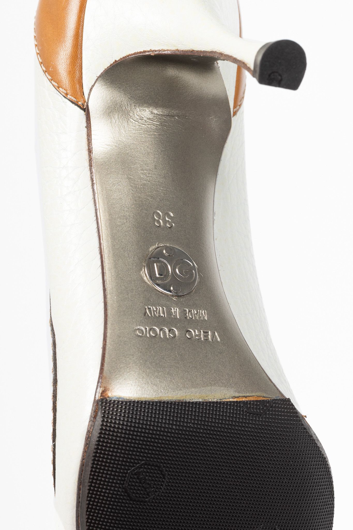 Dolce & Gabbana Dolce & Gabbana White & Cognac Logo-Plate Pumps Size US 7.5 / IT 37.5 - 5 Thumbnail
