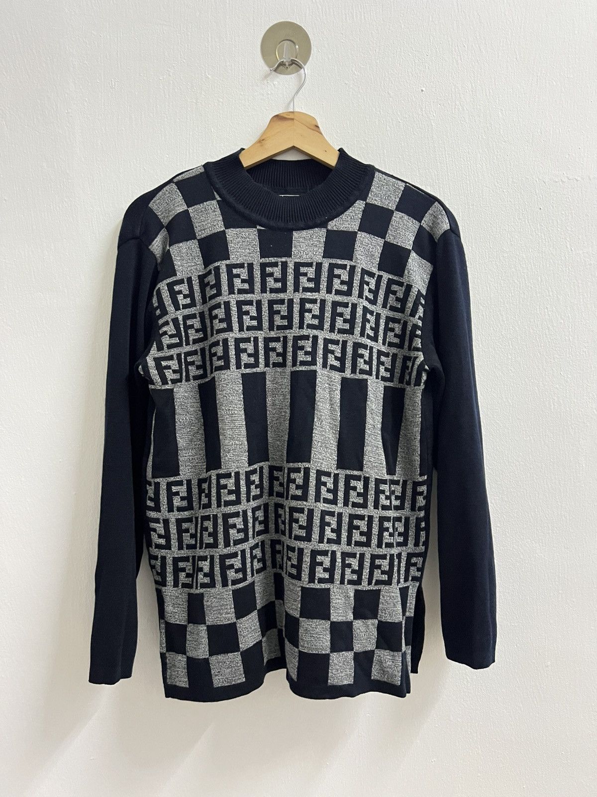 Fendi Vintage Fendi knitwear monogram Size M / US 6-8 / IT 42-44 - 1 Thumbnail