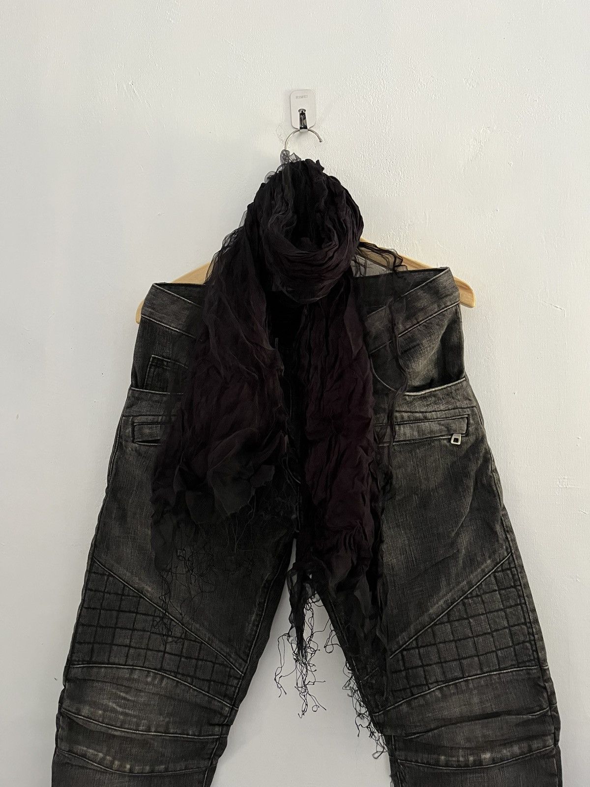 Le Grande Bleu (L.G.B.) Unknwn scarf mesh decarnin style runway Size ONE SIZE - 3 Thumbnail