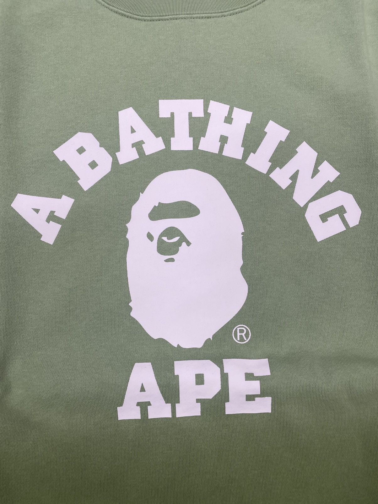 Bape BAPE COLLEGE GRADATION S/S SWEAT CREWNECK Size US XXL / EU 58 / 5 - 3 Thumbnail