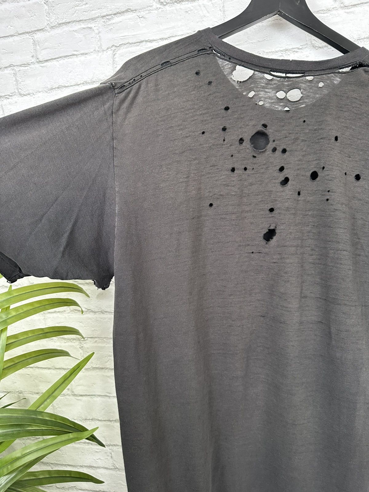Vintage (XL) GRAIL THRASHED OUT Faded Black Vintage T Shirt Size US XL / EU 56 / 4 - 12 Thumbnail