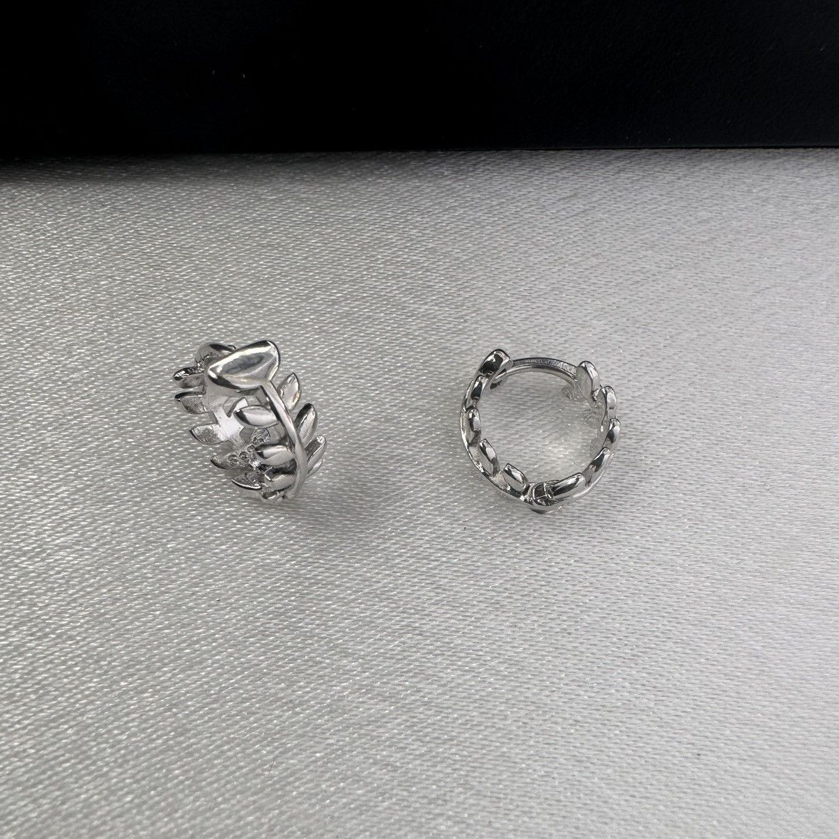 Designer 10mm Leaf Small Silver Hoop Earrings for Women Size ONE SIZE - 4 Thumbnail