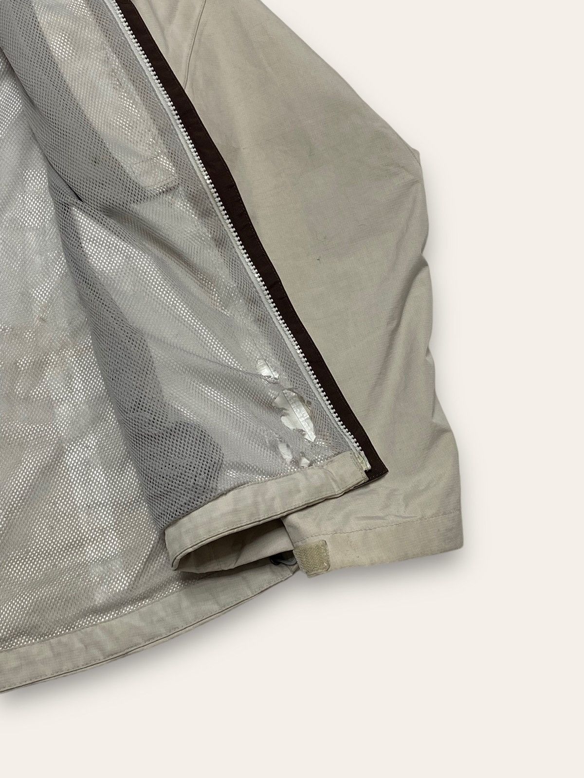 The North Face Vintage THE NORTH FACE Grey Waterproof Windbreaker Shell Size US M / EU 48-50 / 2 - 19 Thumbnail